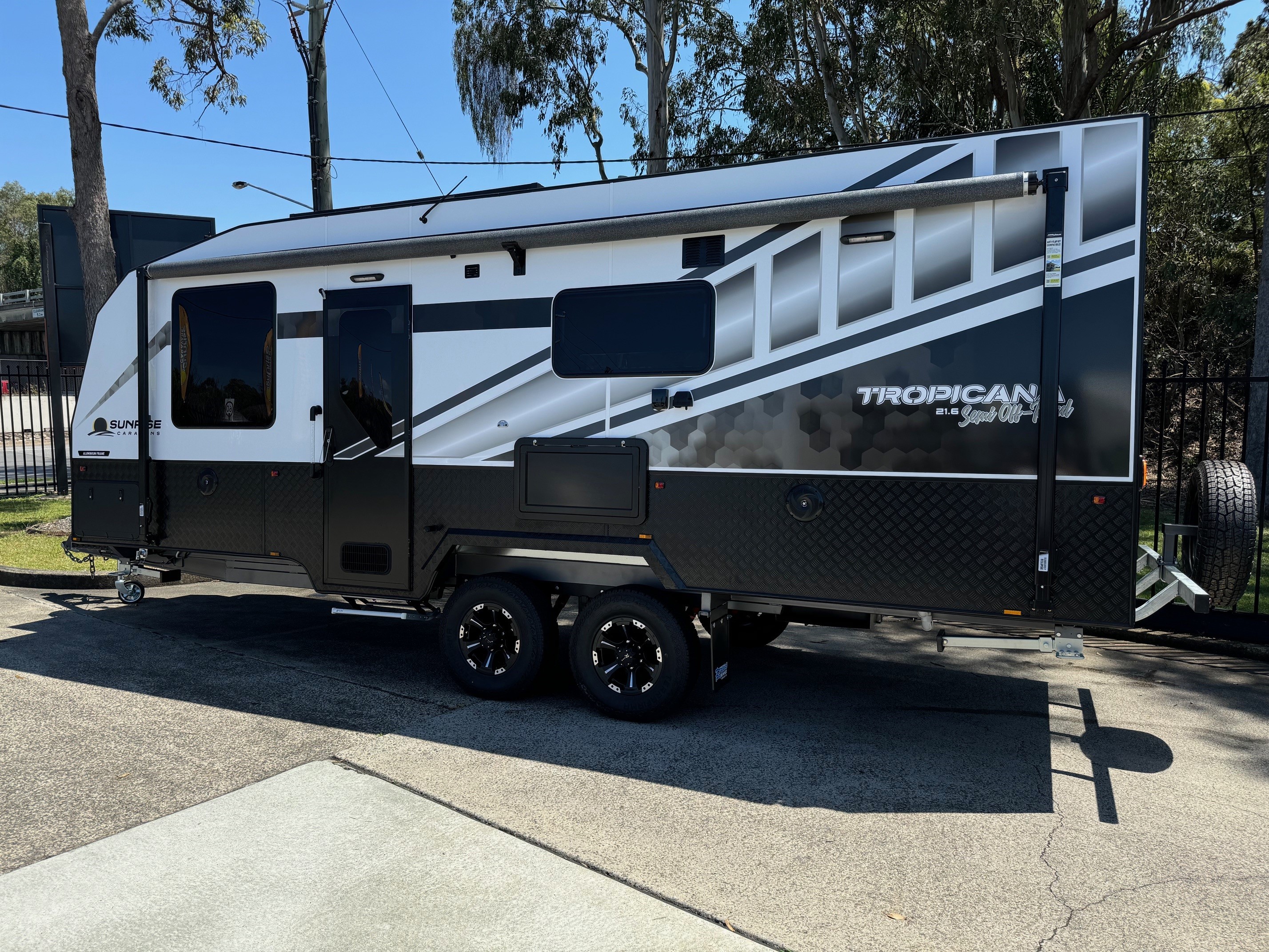 2024 21ft6 Sunrise Tropicana Semi Offroad With Aluminium Frame