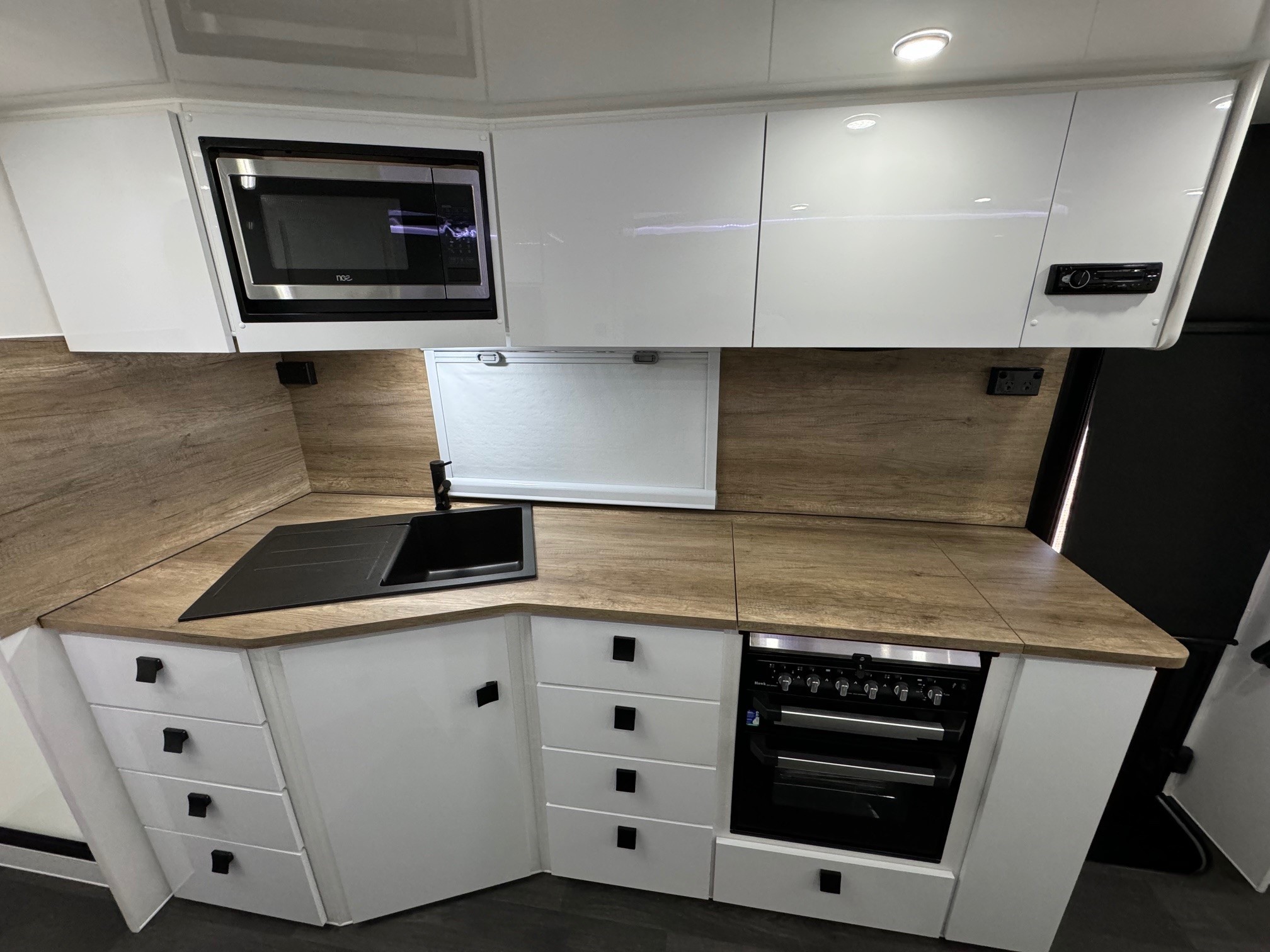 2024 21ft6 Sunrise Tropicana Semi Offroad With Aluminium Frame