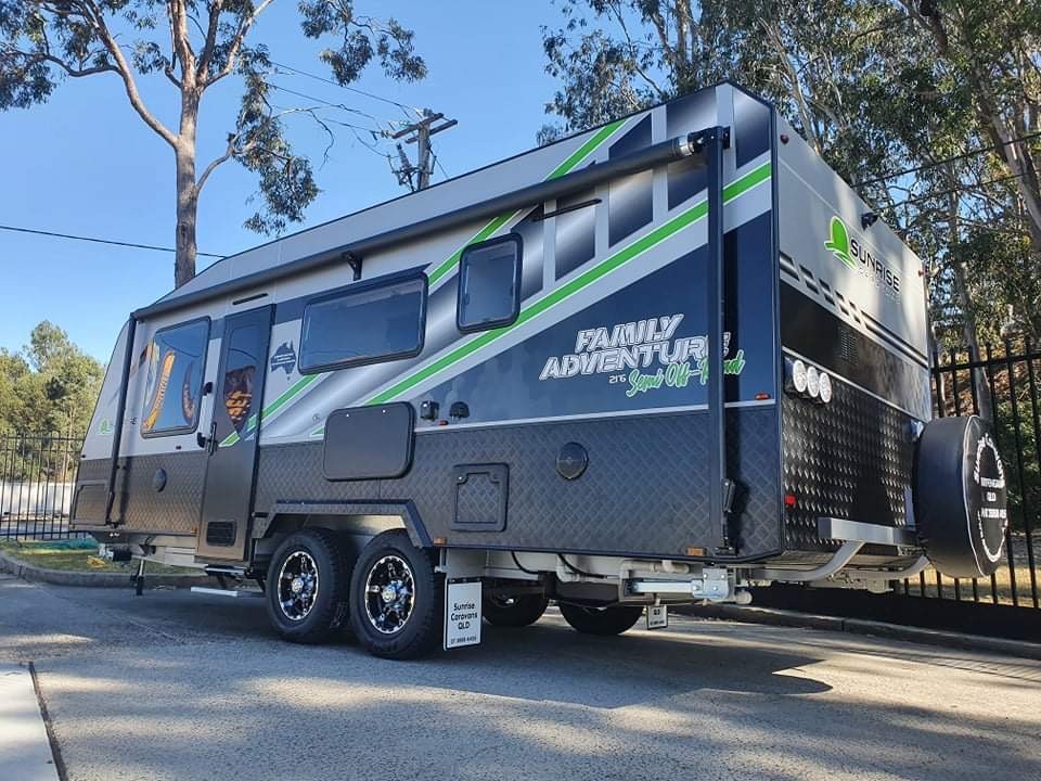 2025 21ft6 Aluminium Framed Sunrise Family Adventure Semi Off-Road