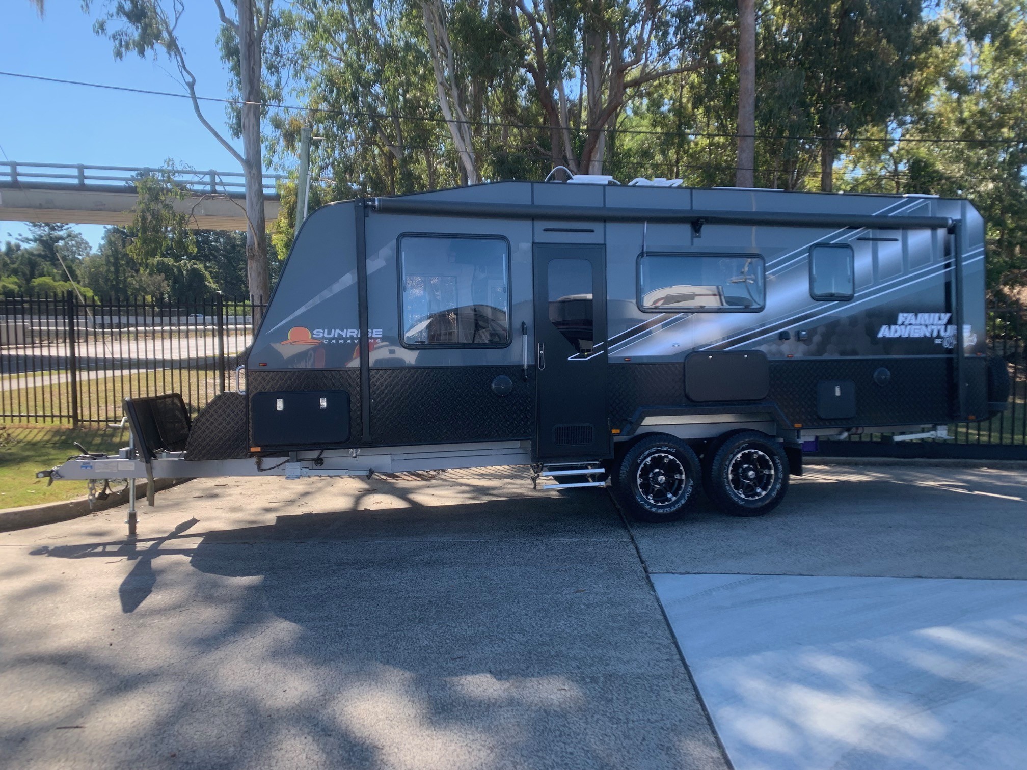 2023 21ft6 Sunrise Family Adventure Off-Road