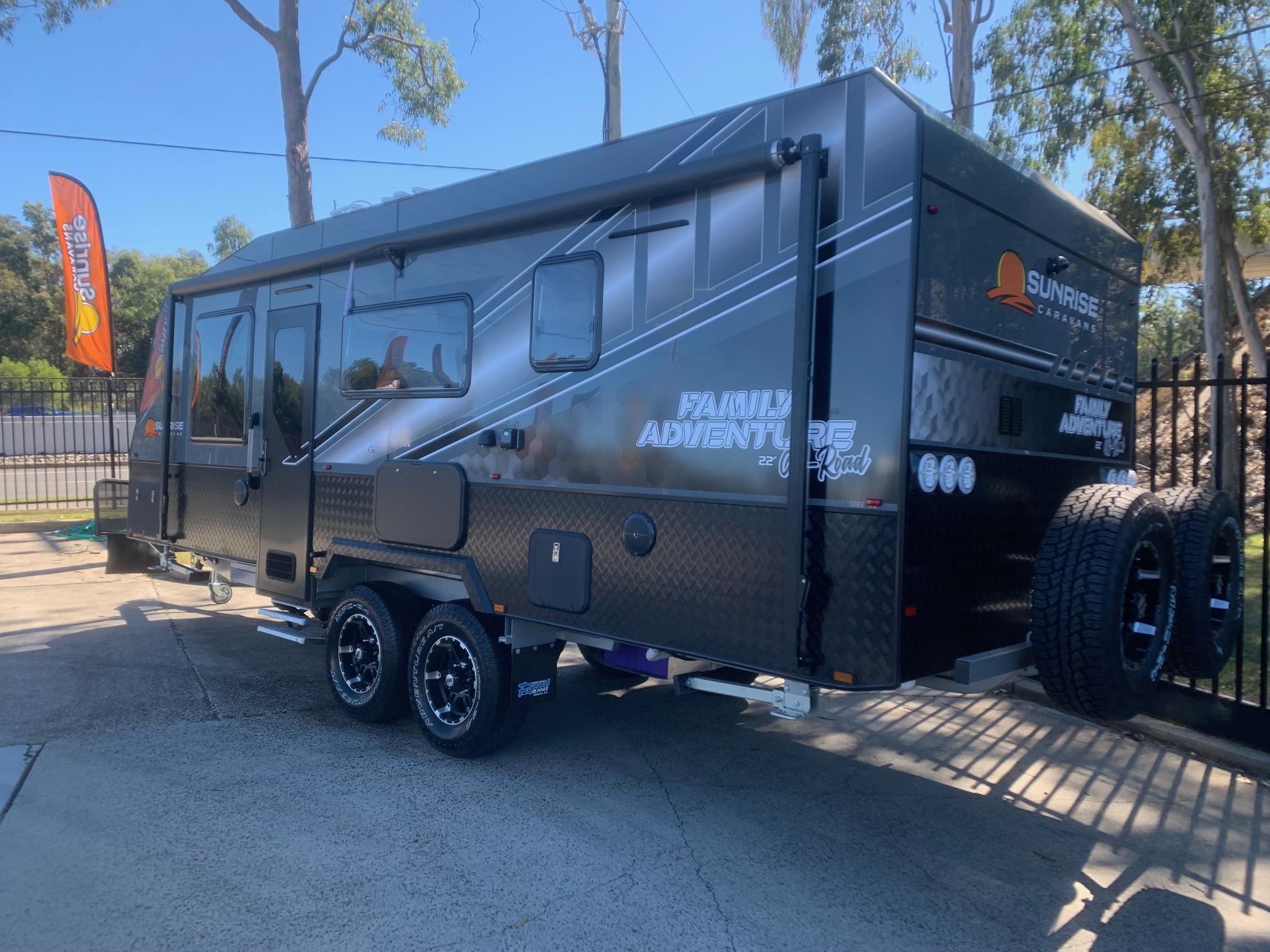 2023 21ft6 Sunrise Family Adventure Off-Road