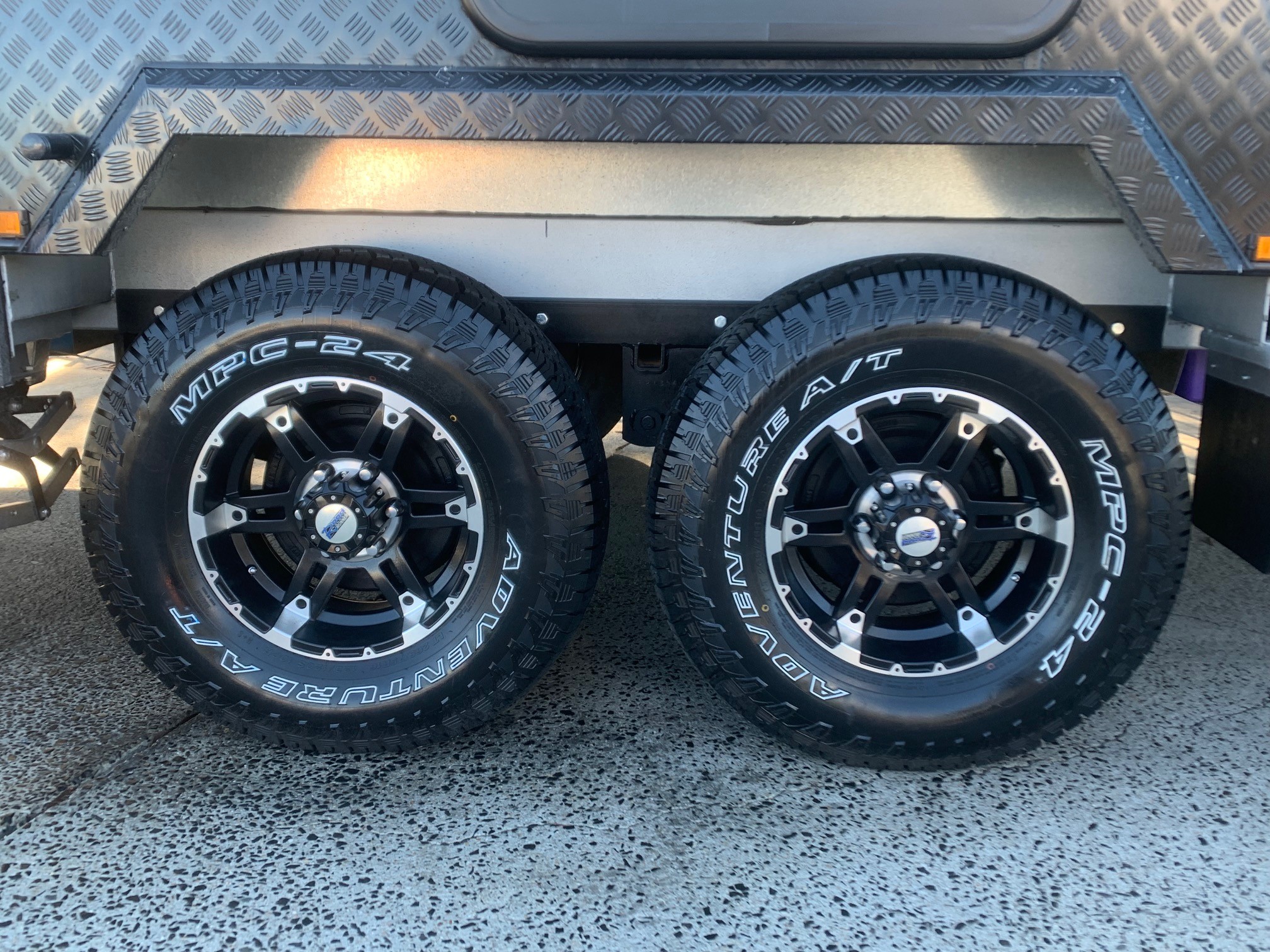 2023 21ft6 Sunrise Family Adventure Off-Road