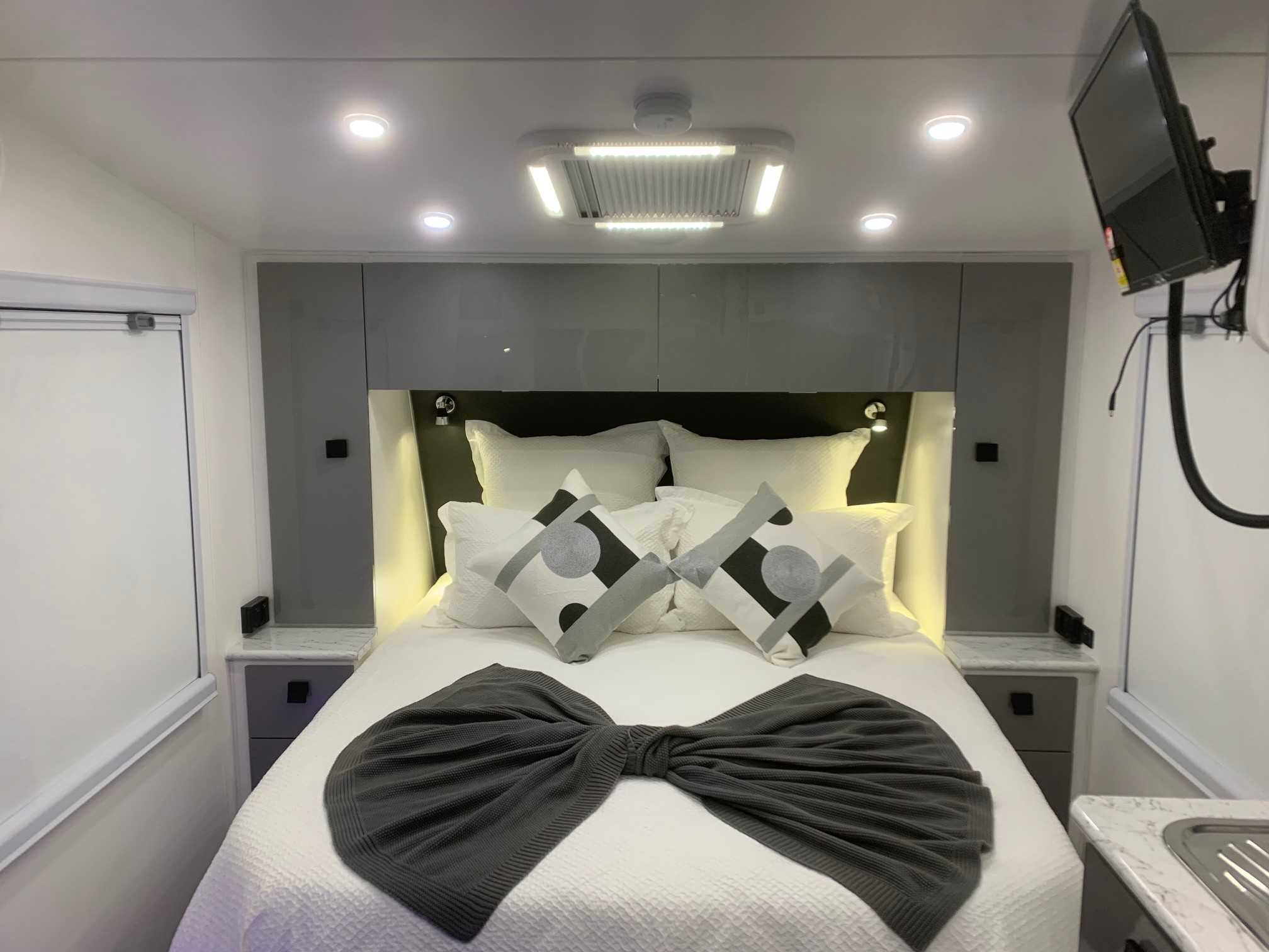 2023 21ft6 Sunrise Family Adventure Off-Road