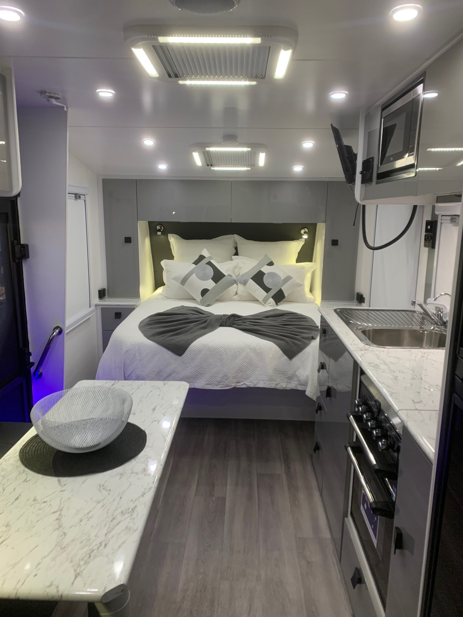 2023 21ft6 Sunrise Family Adventure Off-Road