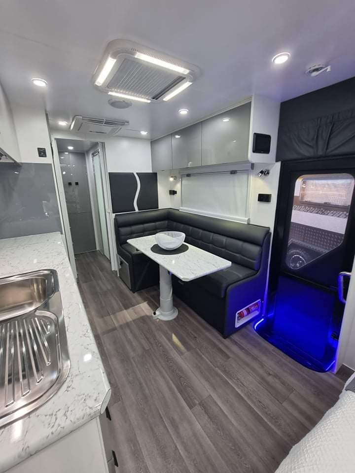 2023 21ft6 Sunrise Family Adventure Off-Road