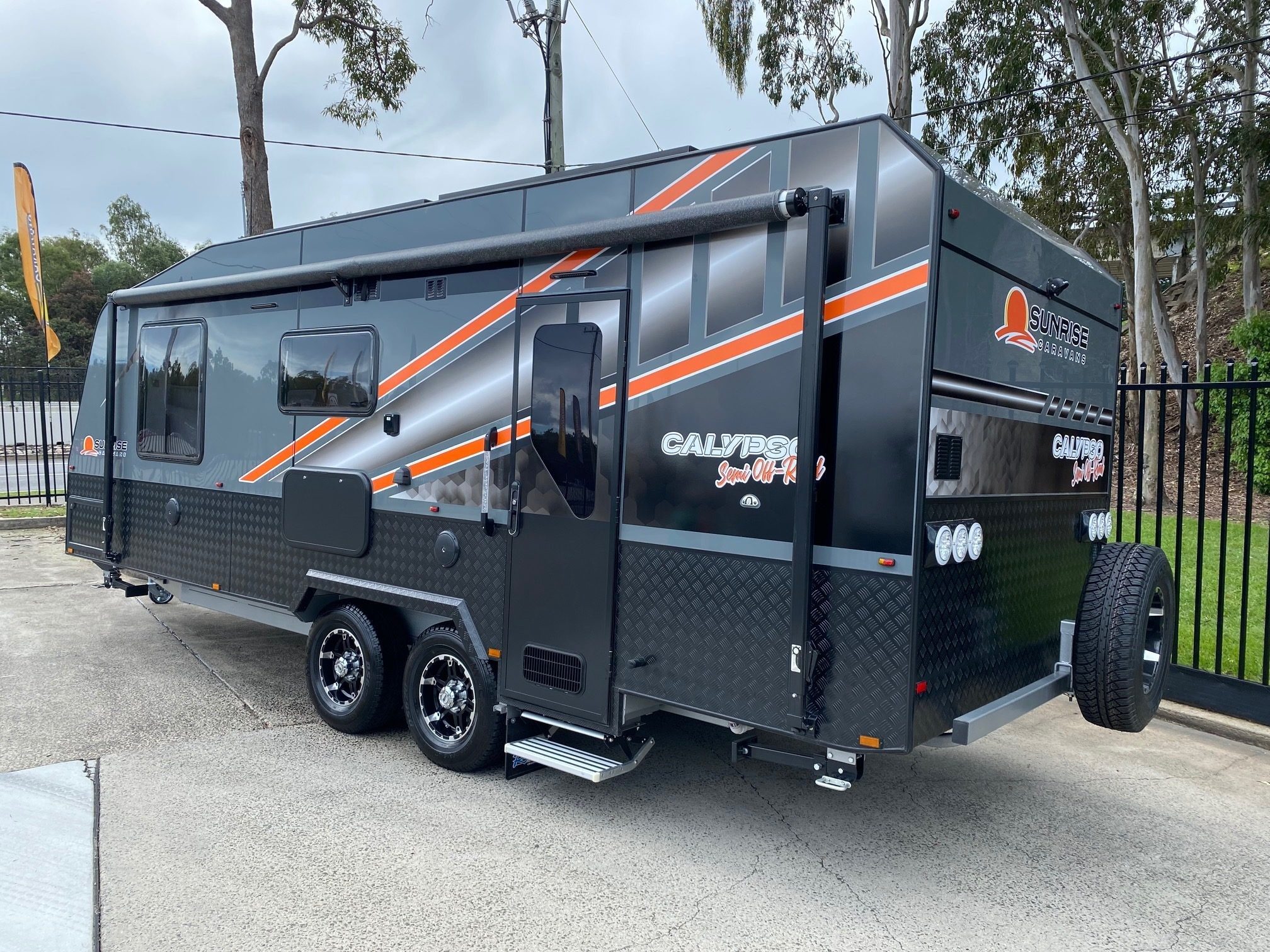 2025 Aluminium framed 22ft Sunrise Calypso With Club Lounge And Waterfall Bench