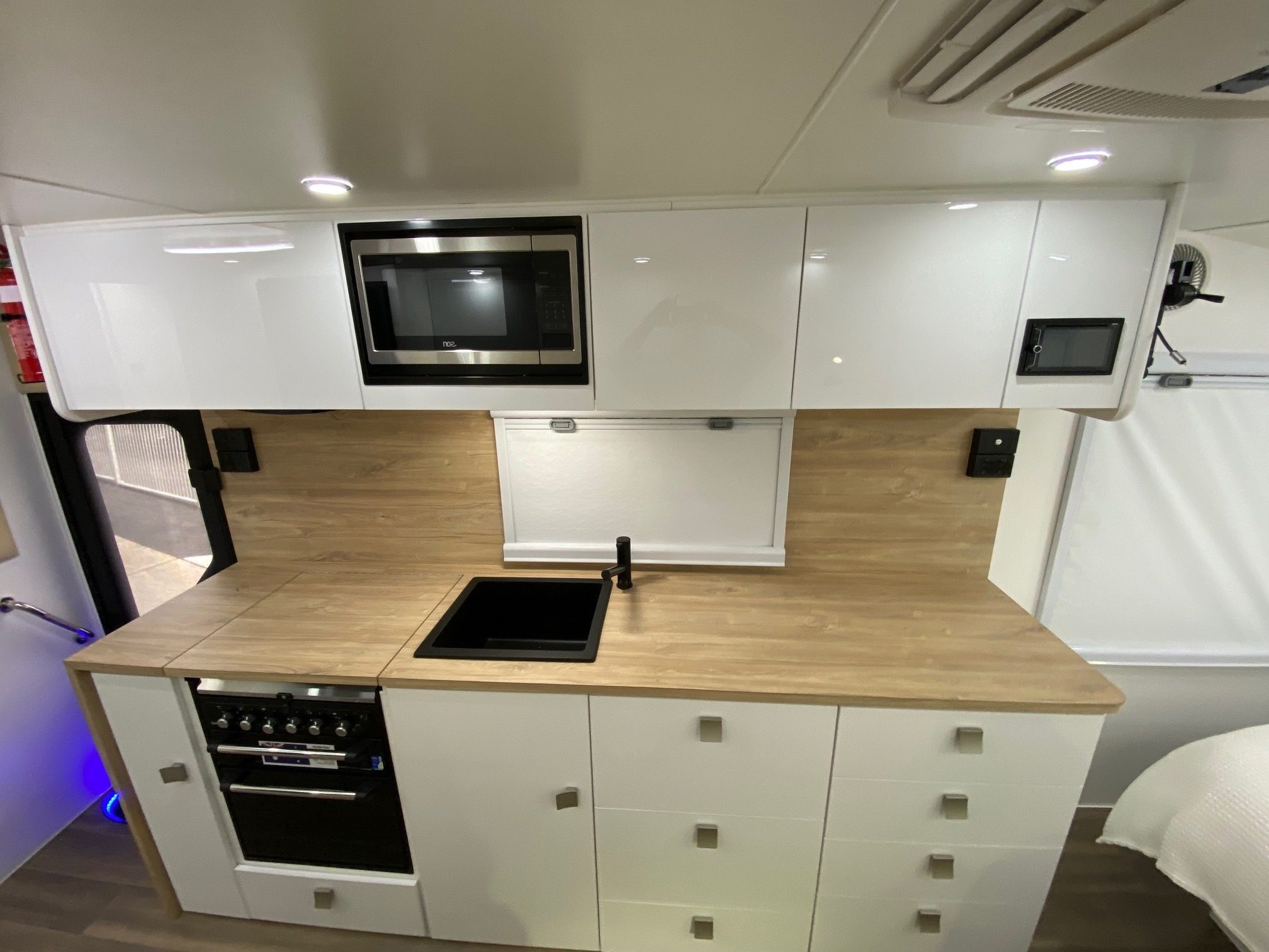 2025 Aluminium framed 22ft Sunrise Calypso With Club Lounge And Waterfall Bench