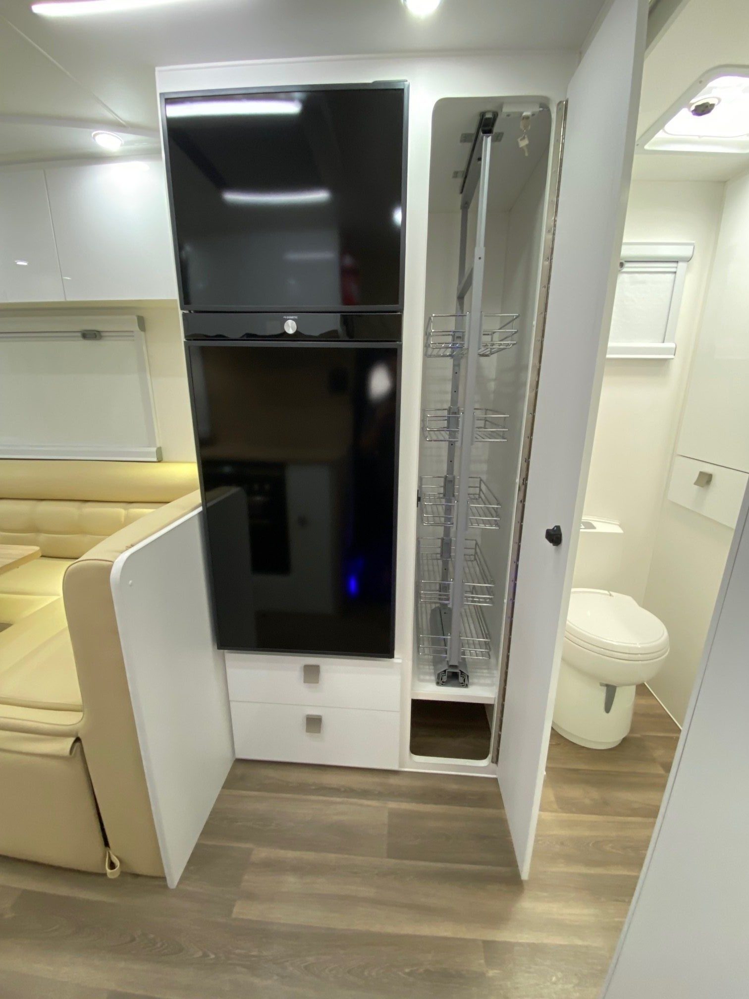 2025 Aluminium framed 22ft Sunrise Calypso With Club Lounge And Waterfall Bench