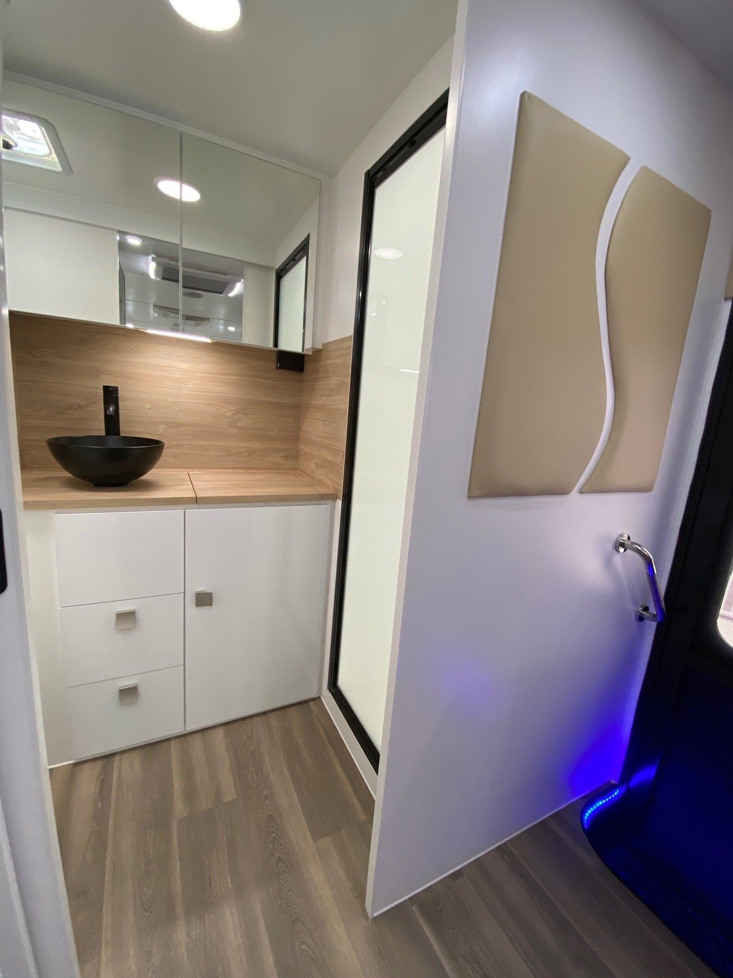 2025 Aluminium framed 22ft Sunrise Calypso With Club Lounge And Waterfall Bench