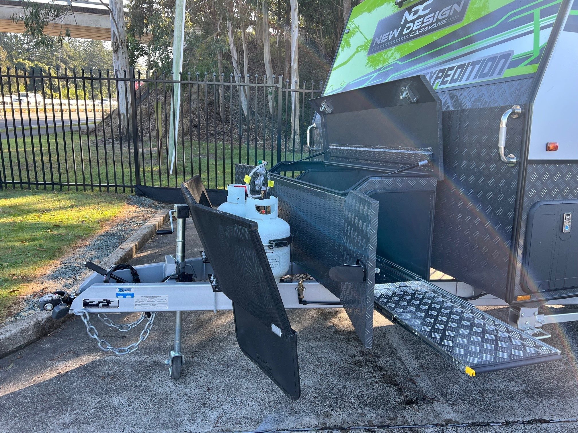 2023 New Design Caravan Expedition Rear Door 18ft9 Off-Road