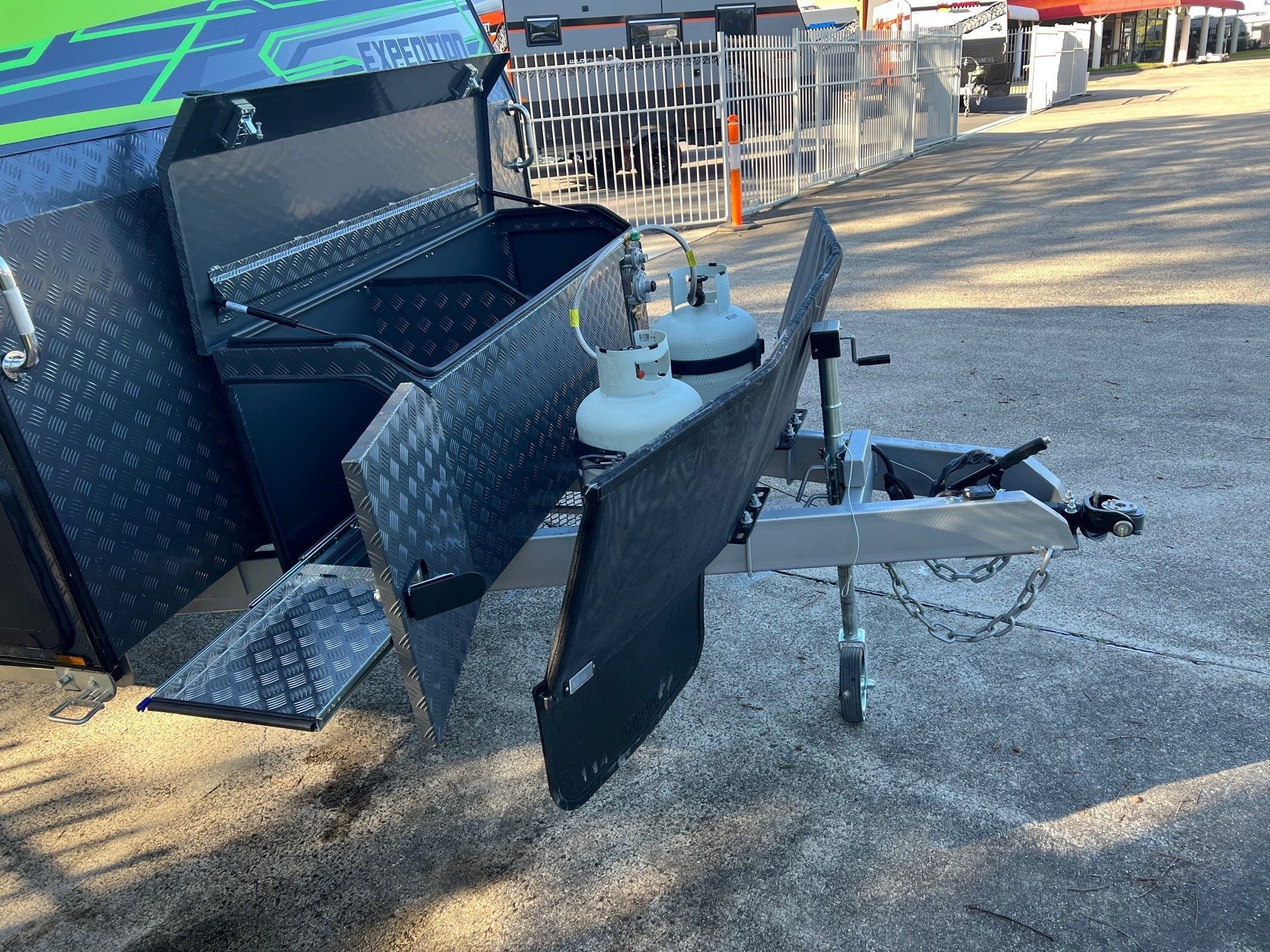 2023 New Design Caravan Expedition Rear Door 18ft9 Off-Road