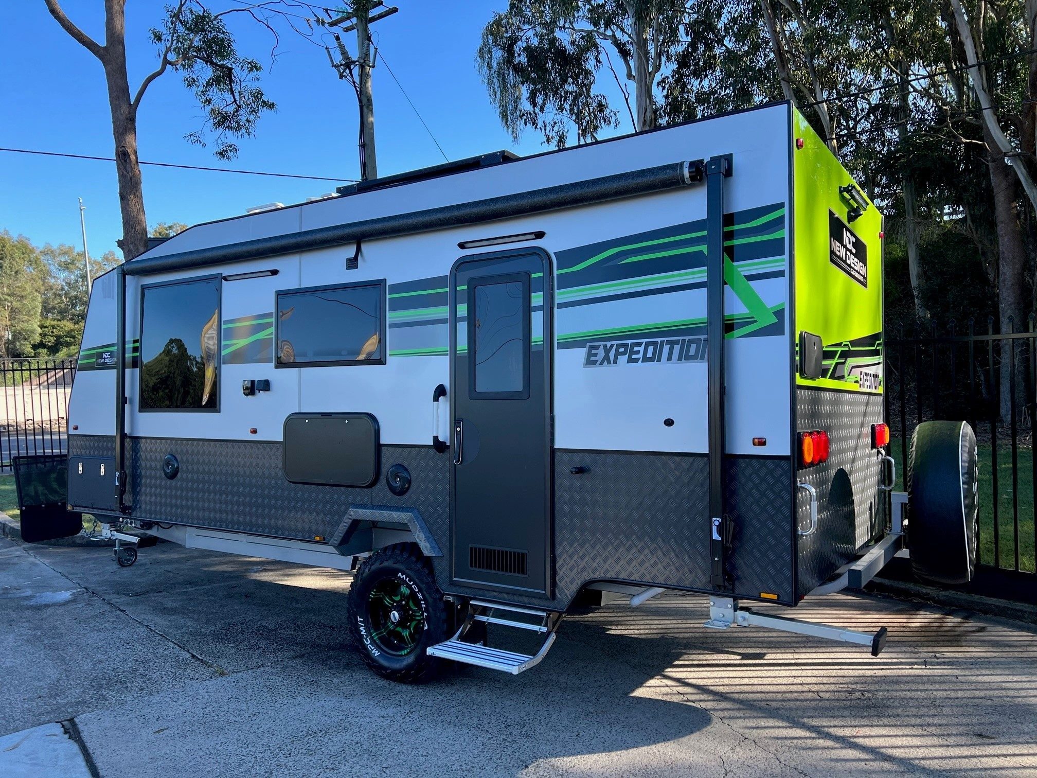 2023 New Design Caravan Expedition Rear Door 18ft9 Off-Road