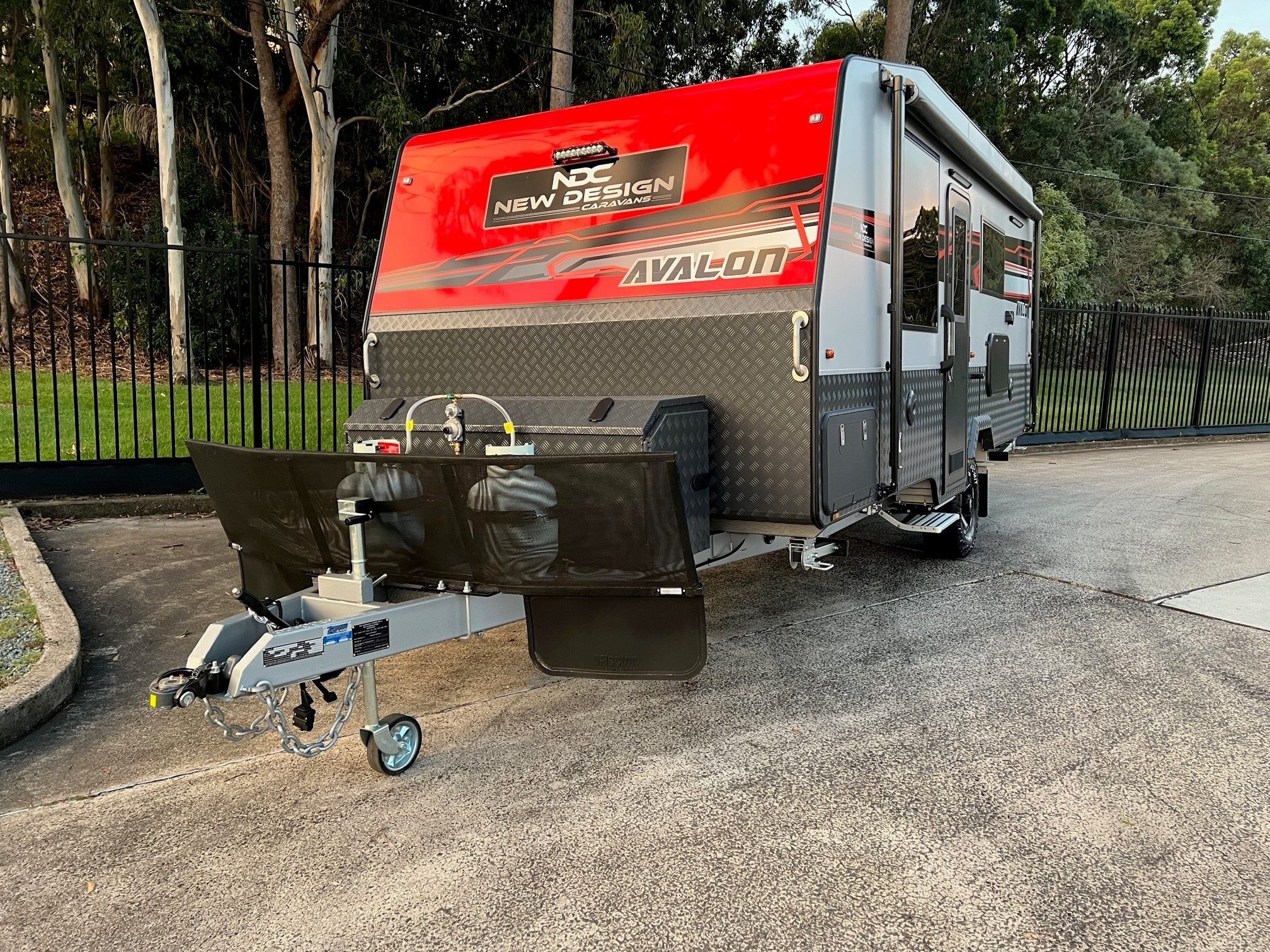 2024 New Design Caravan Avalon Centre Door 18ft6 Off-Road