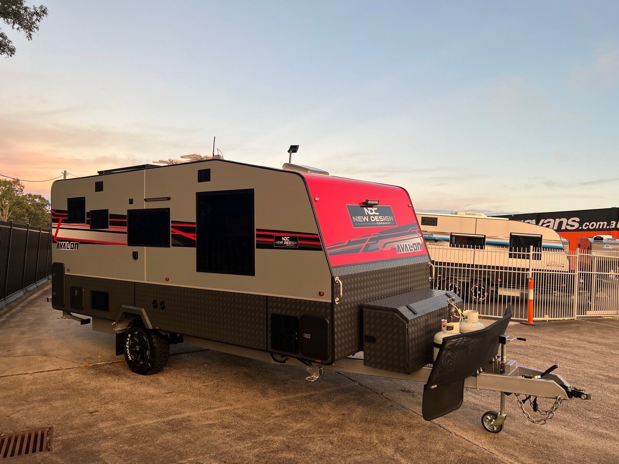 2024 New Design Caravan Avalon Centre Door 18ft6 Off-Road