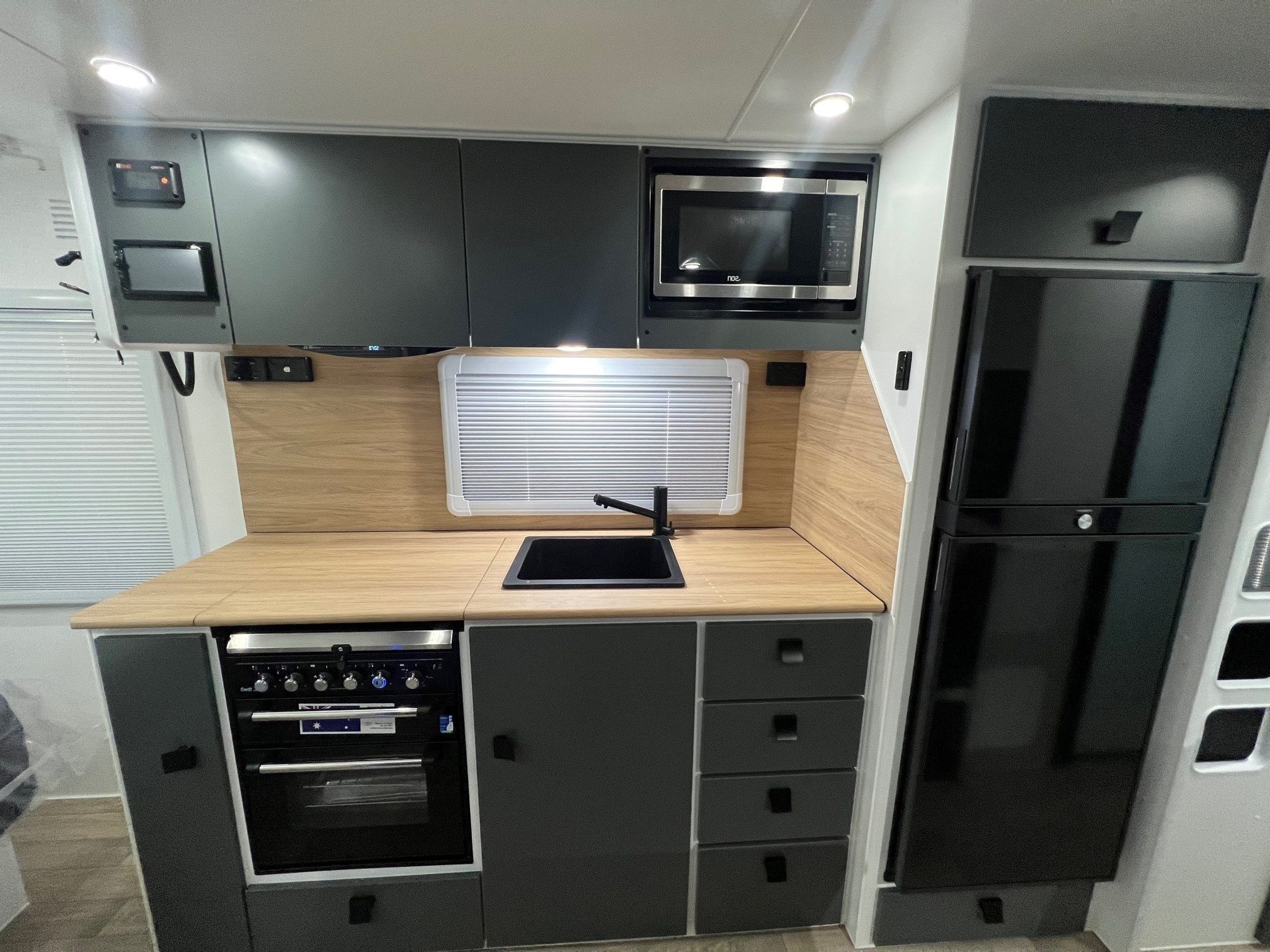 2023 New Design Caravan 21ft6 Double Bunk Family Trekker