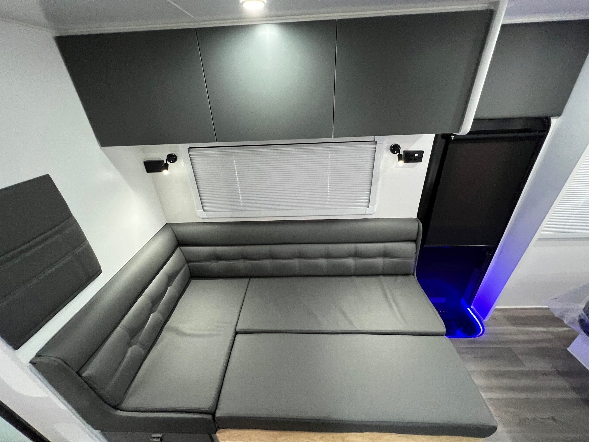 2023 New Design Caravan 21ft6 Triple Bunk Family Trekker Van