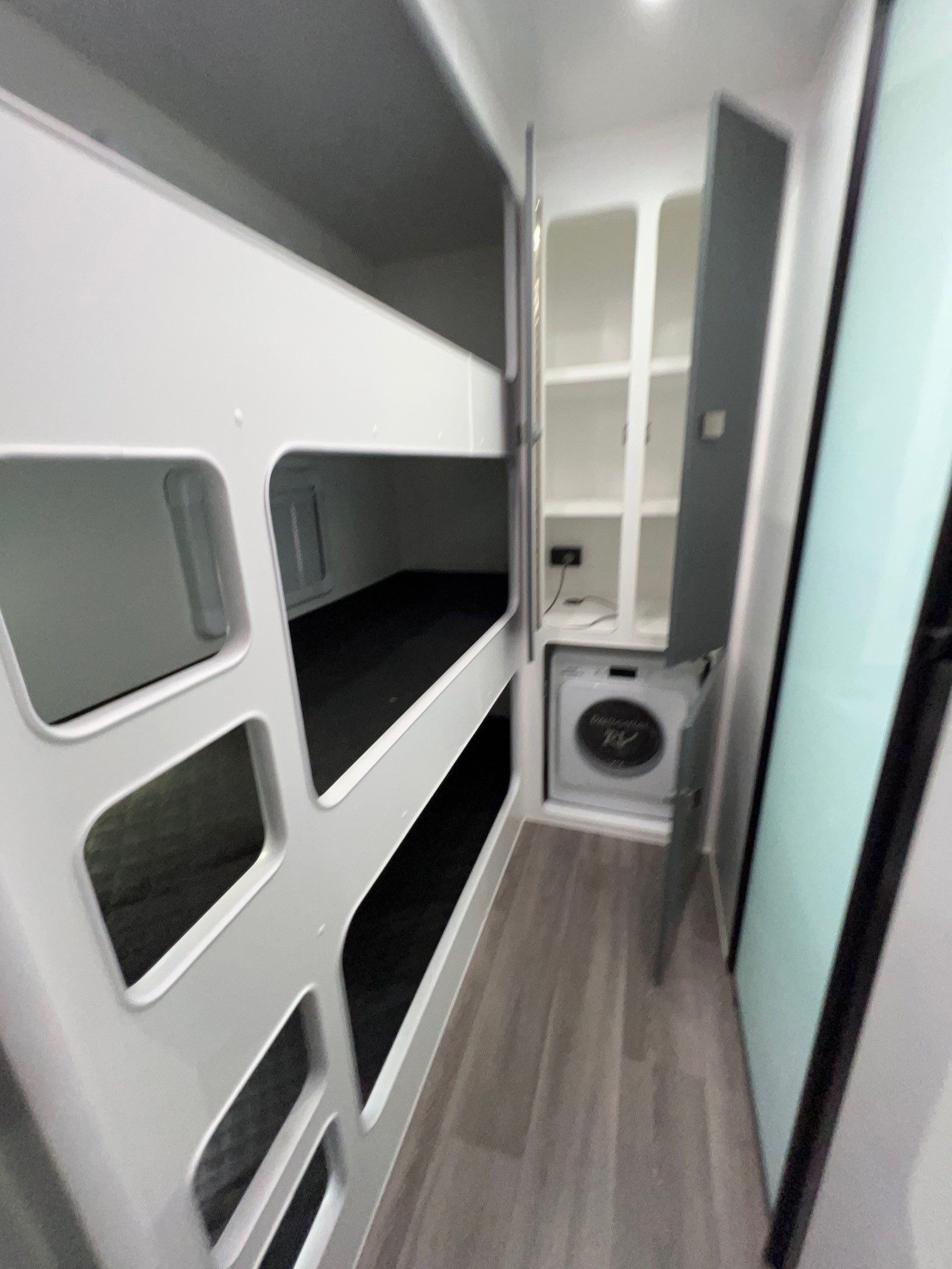 New Design Caravan 21ft6 Triple Bunk Family Trekker Van