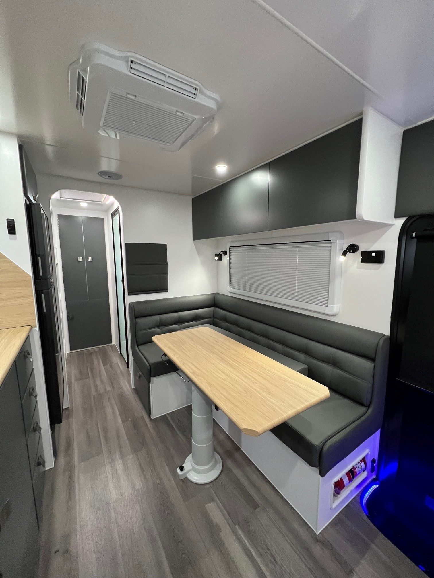 2023 New Design Caravan 21ft6 Triple Bunk Family Trekker Van