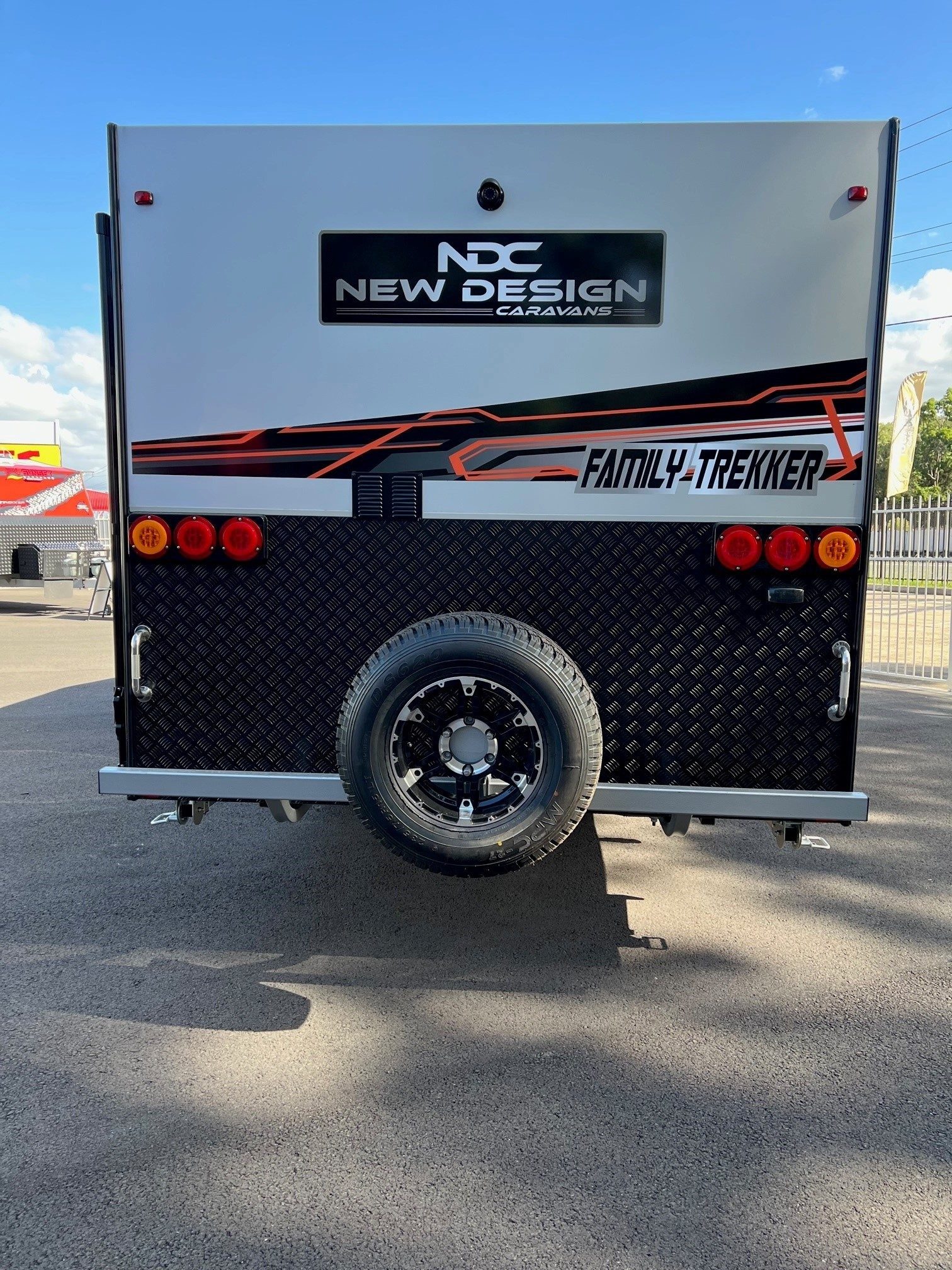 2023 New Design Caravan 21ft6 Triple Bunk Family Trekker Van