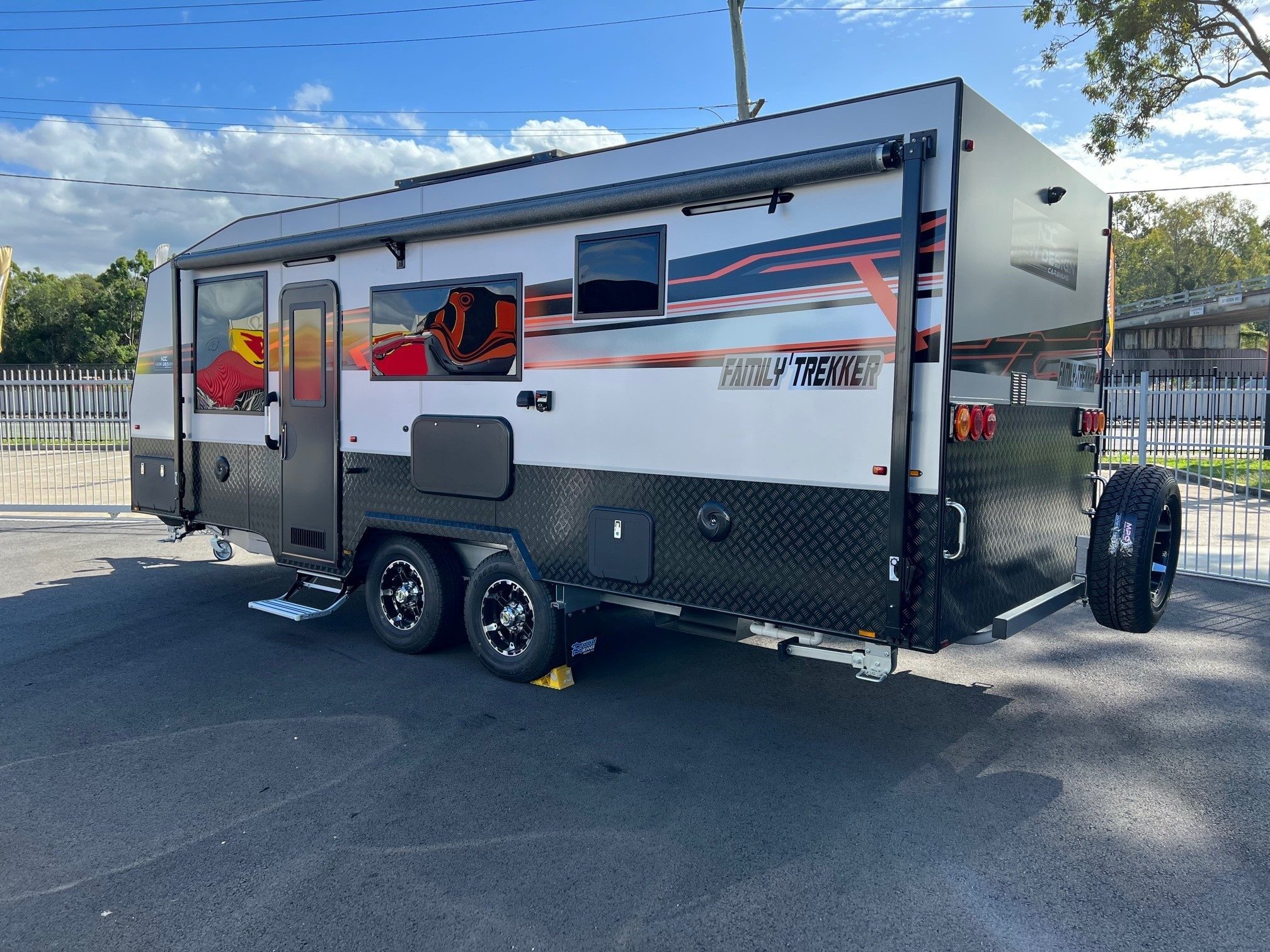 2023 New Design Caravan 21ft6 Triple Bunk Family Trekker Van