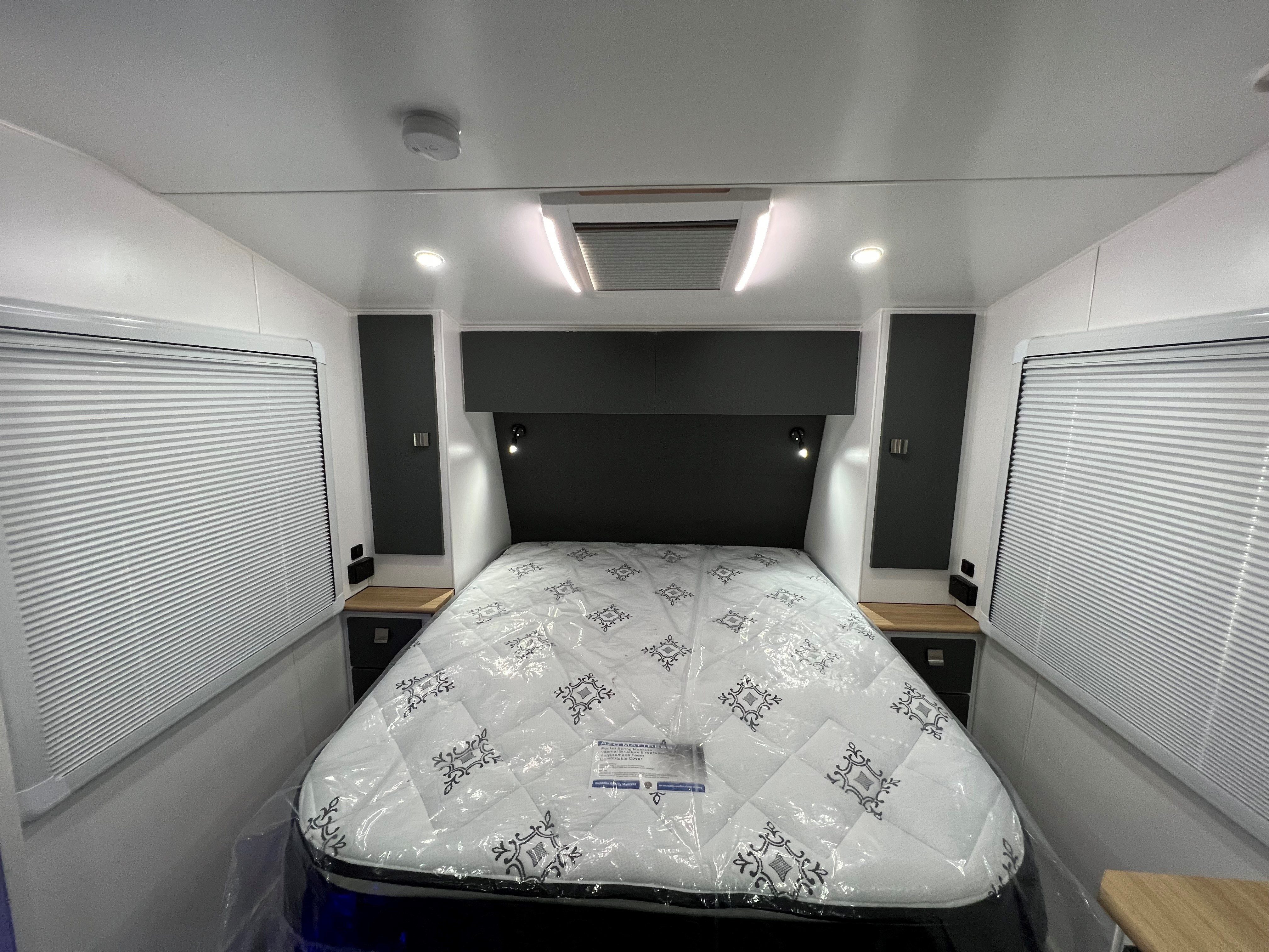 2023 New Design Caravan 21ft6 Triple Bunk Family Trekker Van