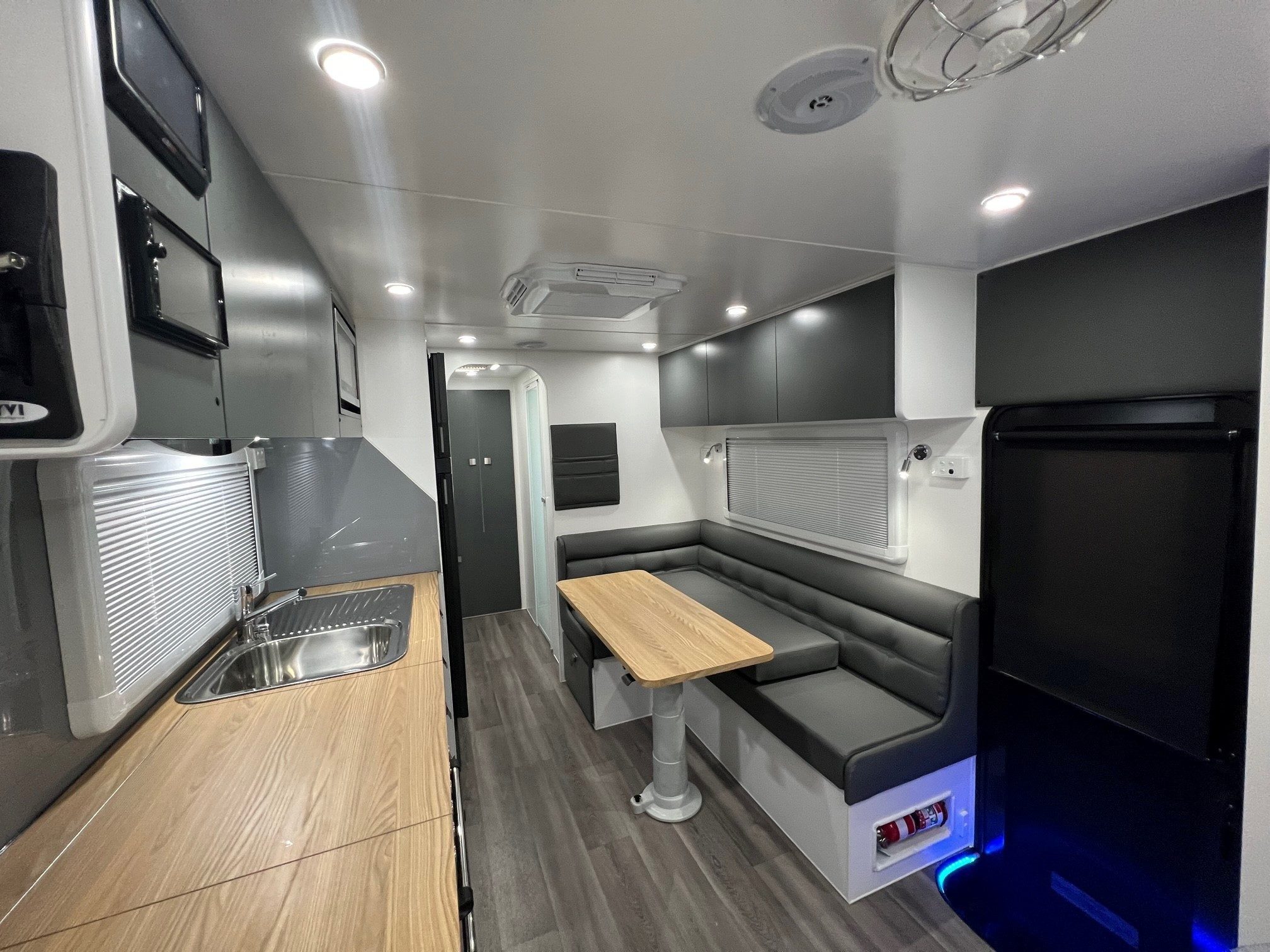 New Design 21ft6 Off-Road Double Bunk Family Trekker Caravan