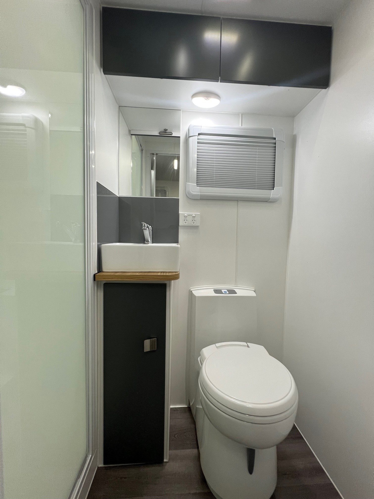 New Design 21ft6 Off-Road Double Bunk Family Trekker Caravan