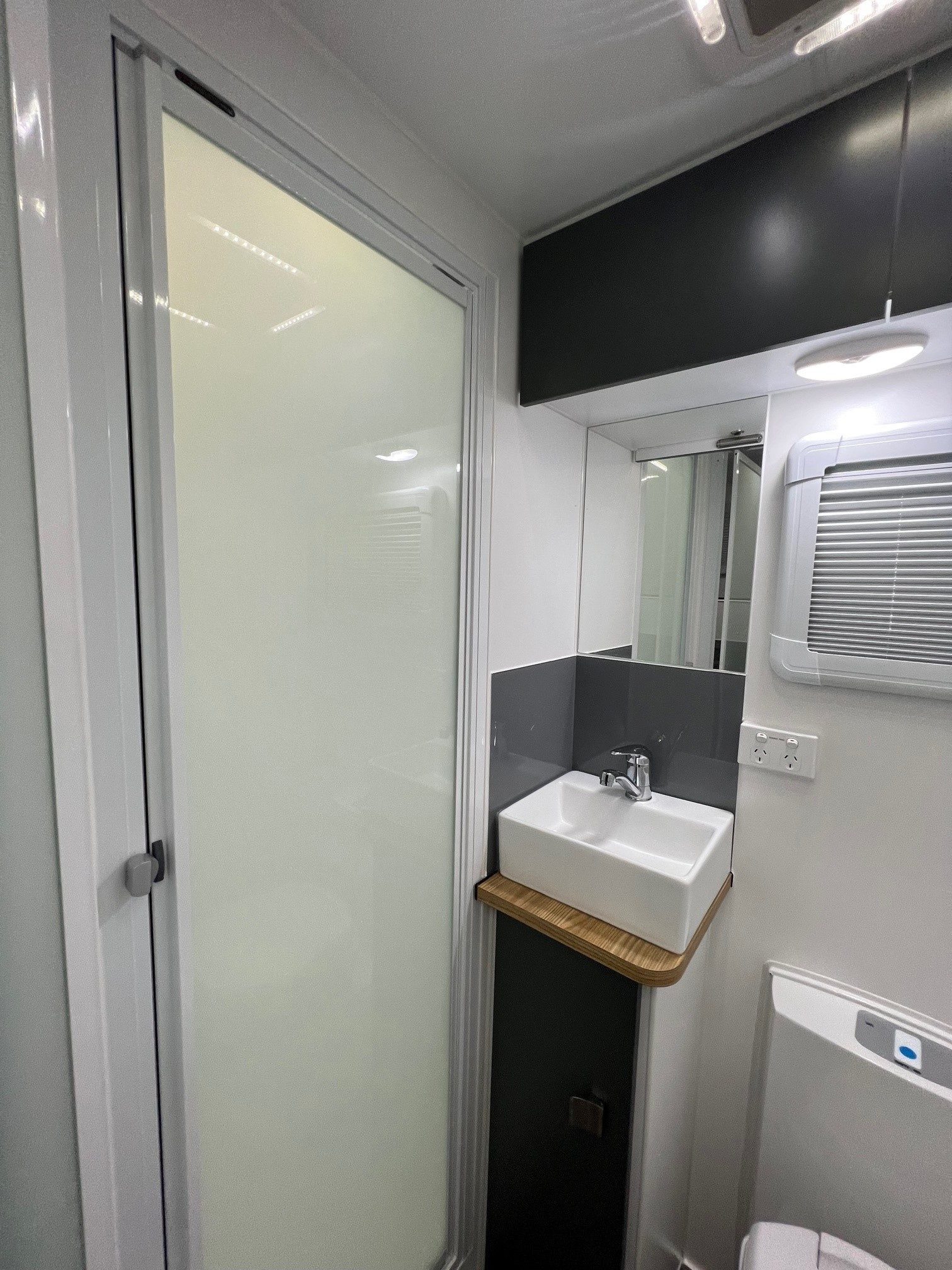 New Design 21ft6 Off-Road Double Bunk Family Trekker Caravan