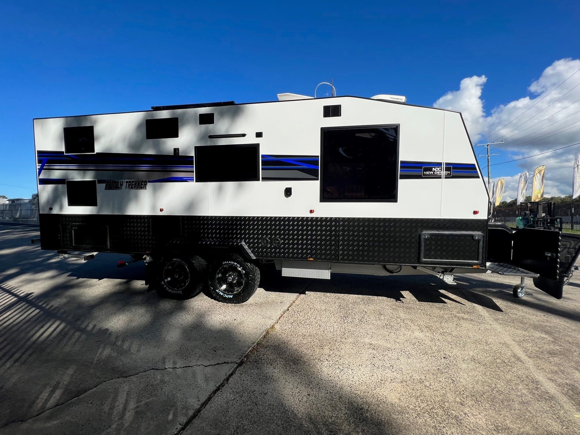 New Design 21ft6 Off-Road Double Bunk Family Trekker Caravan