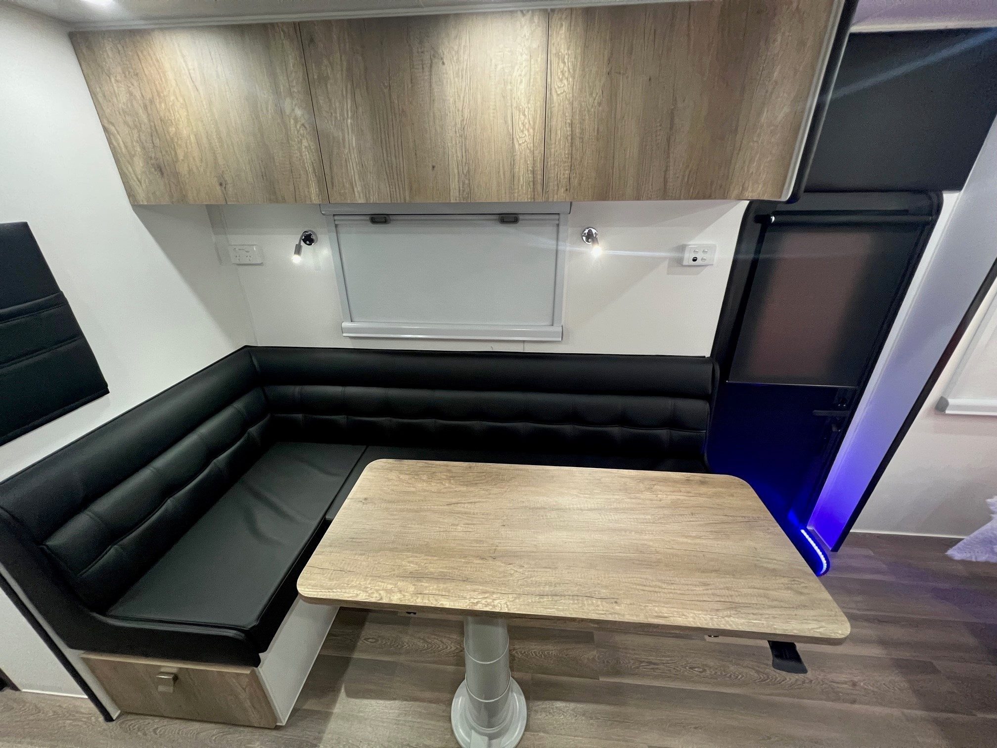 New Design 22ft9 Off-Road Double Bunk Family Trekker Caravan