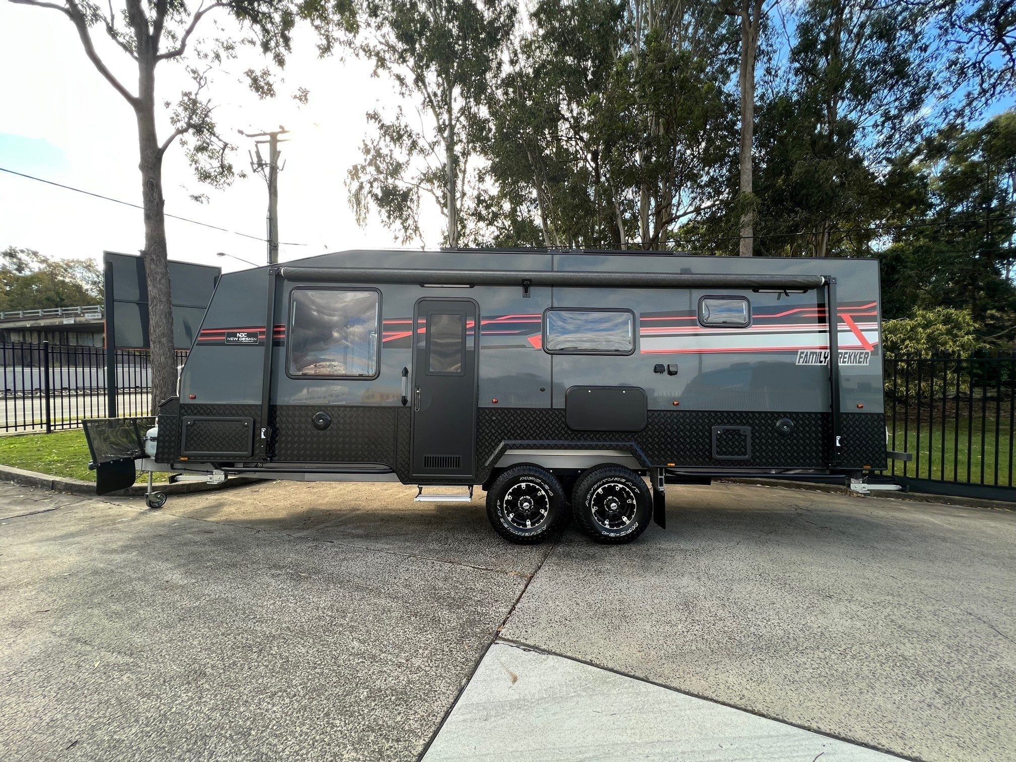 New Design 22ft9 Off-Road Double Bunk Family Trekker Caravan