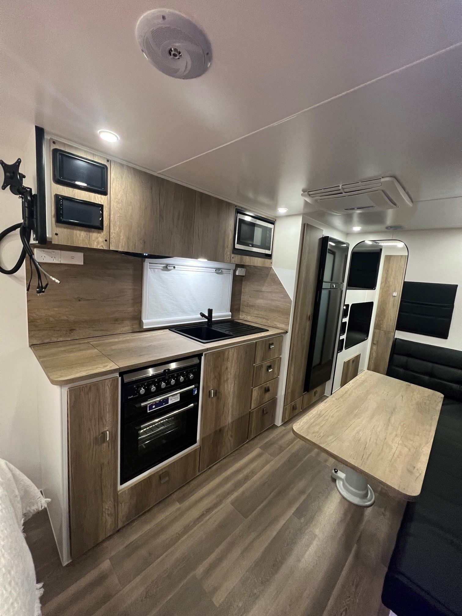 New Design 22ft9 Off-Road Double Bunk Family Trekker Caravan