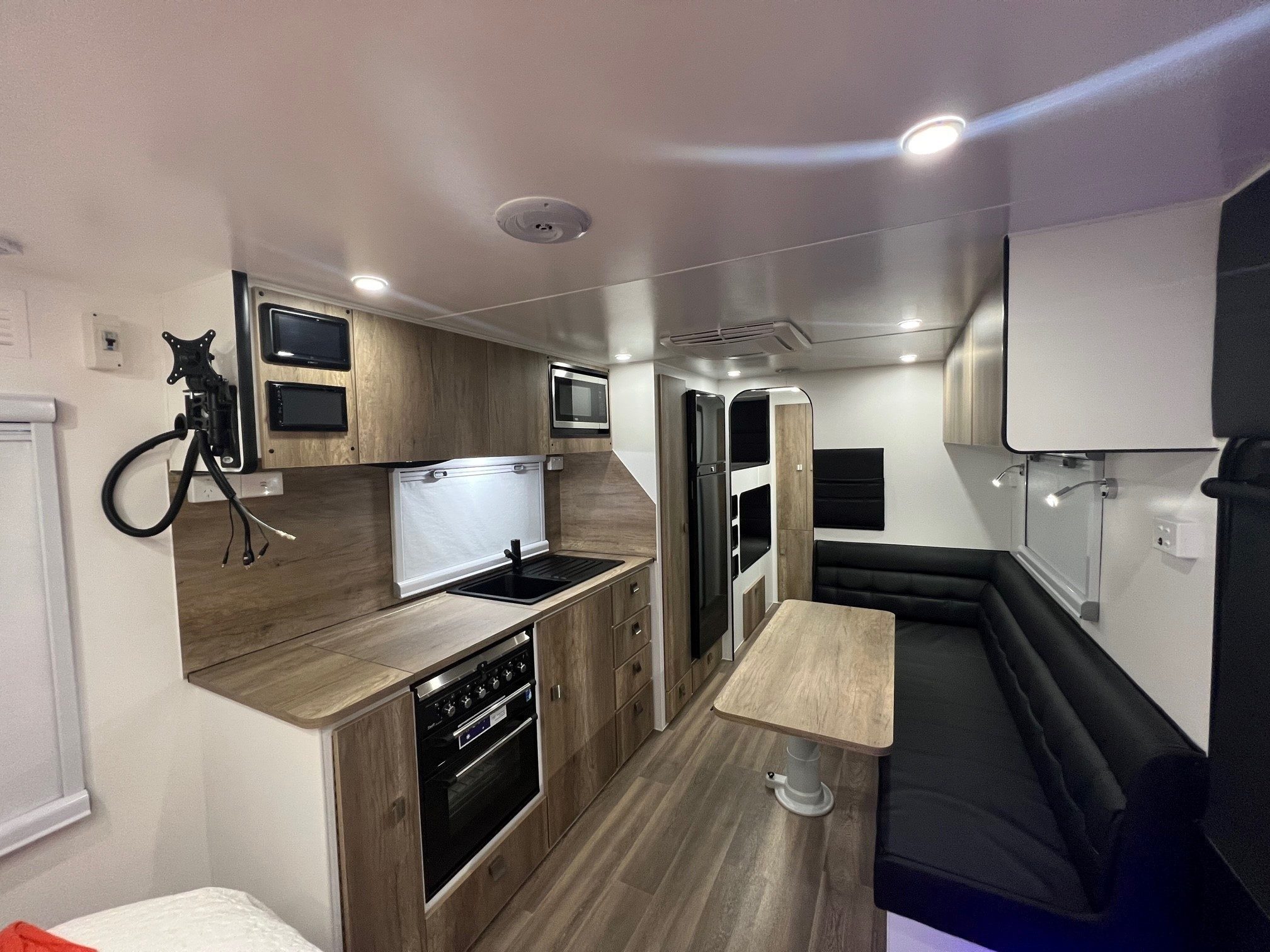 New Design 22ft9 Off-Road Double Bunk Family Trekker Caravan