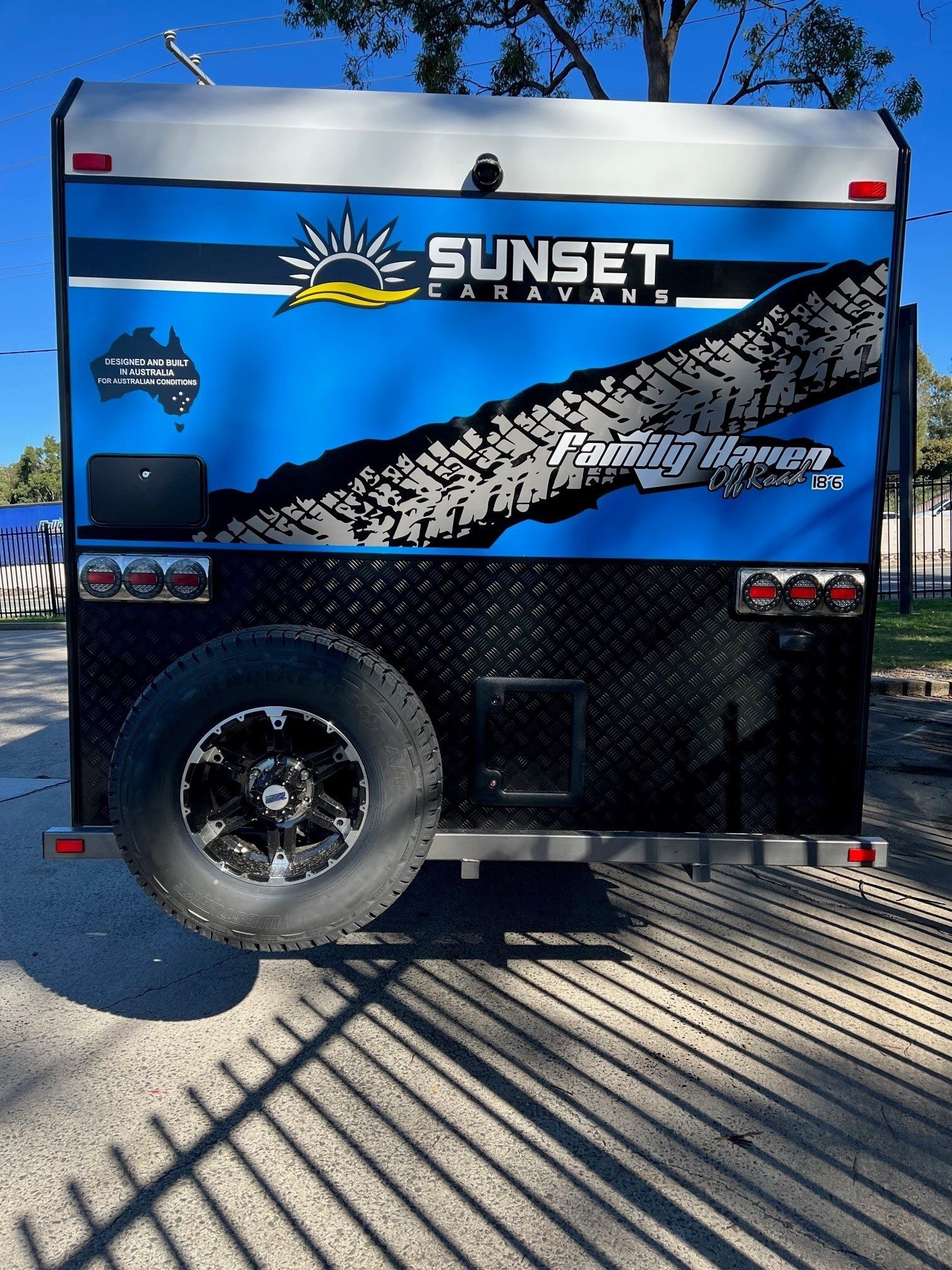 Sunset Family Haven 18ft6 Off-Road Triple Bunk