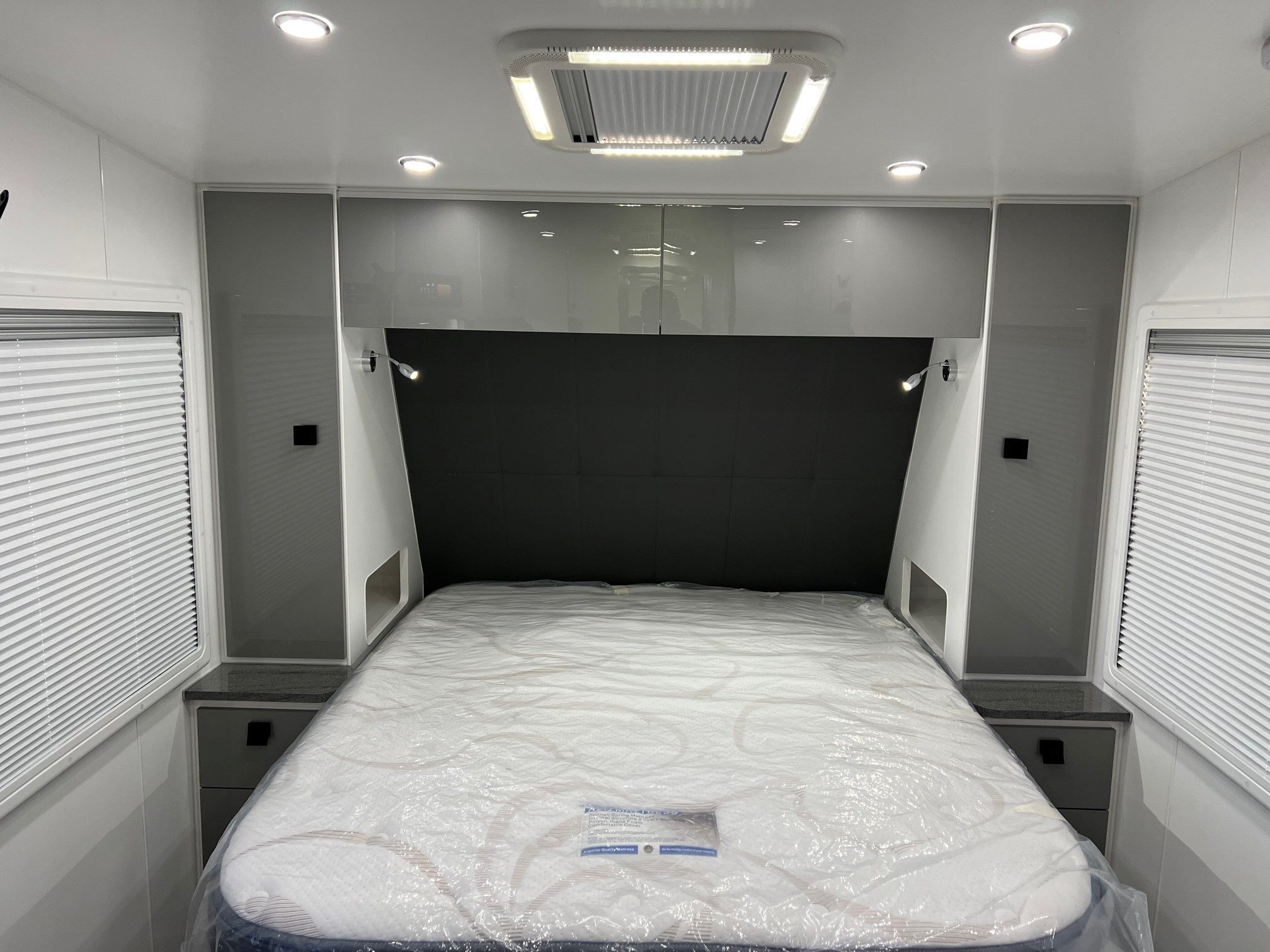 Sunset Family Haven 18ft6 Off-Road Triple Bunk