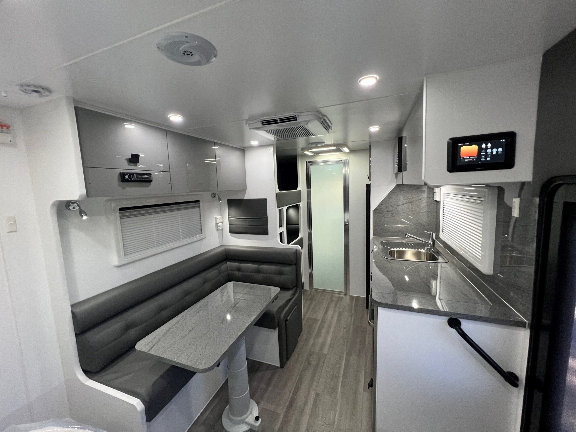 Sunset Family Haven 18ft6 Off-Road Triple Bunk