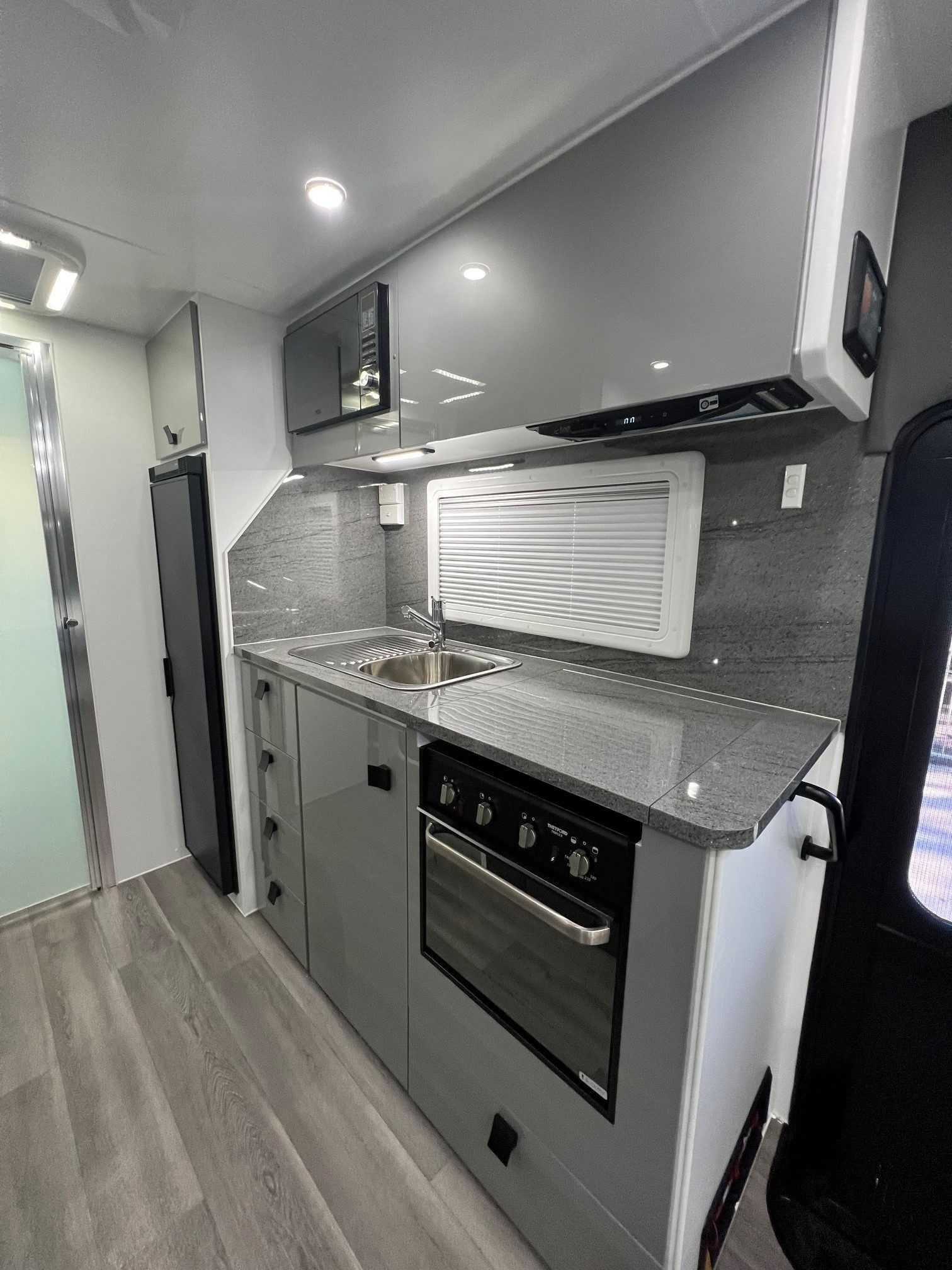 Sunset Family Haven 18ft6 Off-Road Triple Bunk