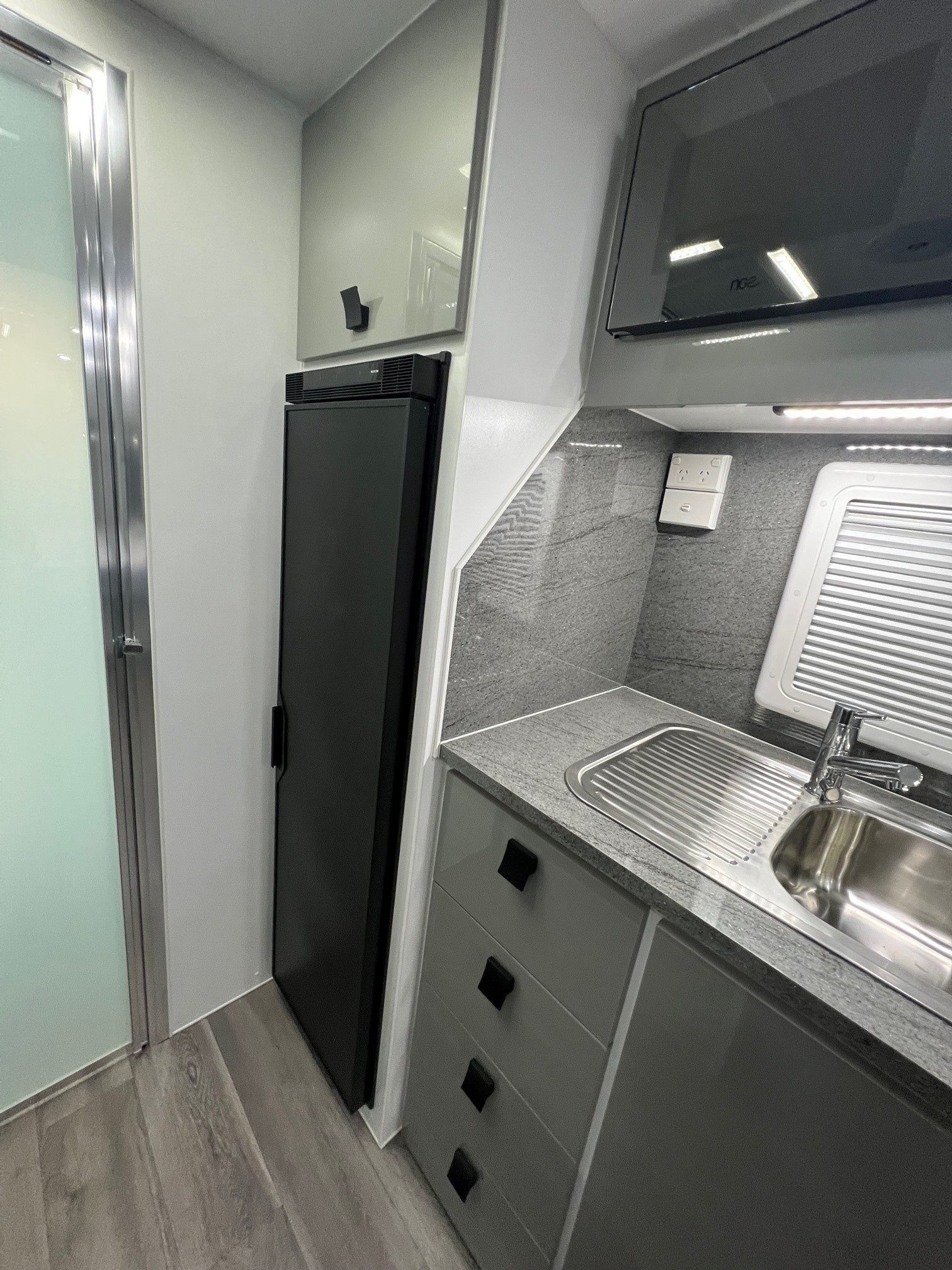 Sunset Family Haven 18ft6 Off-Road Triple Bunk