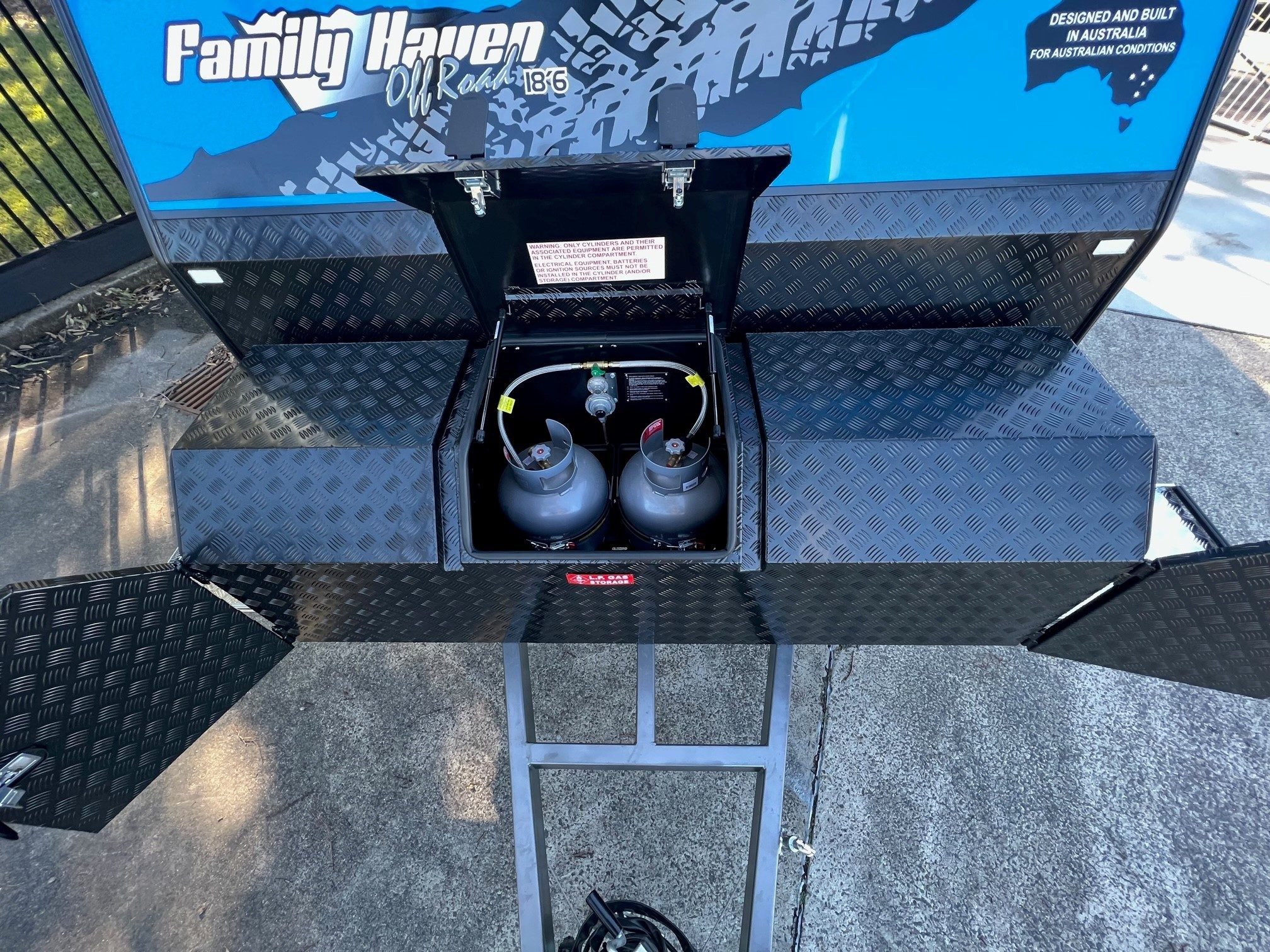 Sunset Family Haven 18ft6 Off-Road Triple Bunk