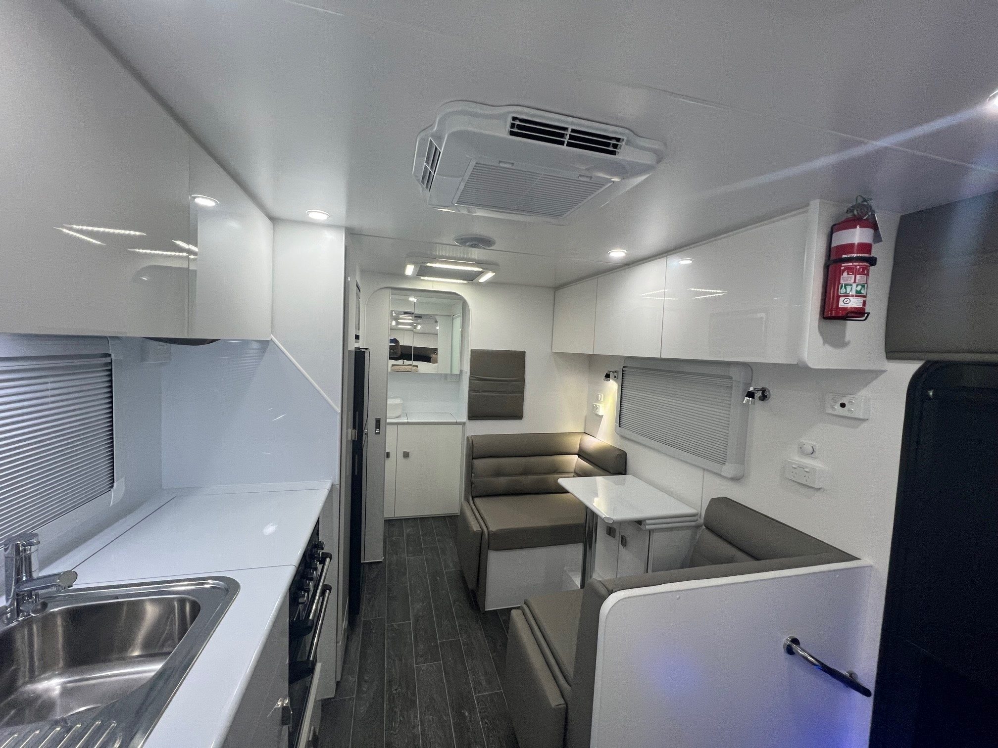 2023 New Design Caravan Avalon 20ft Off-Road With Flat Floor Caravan
