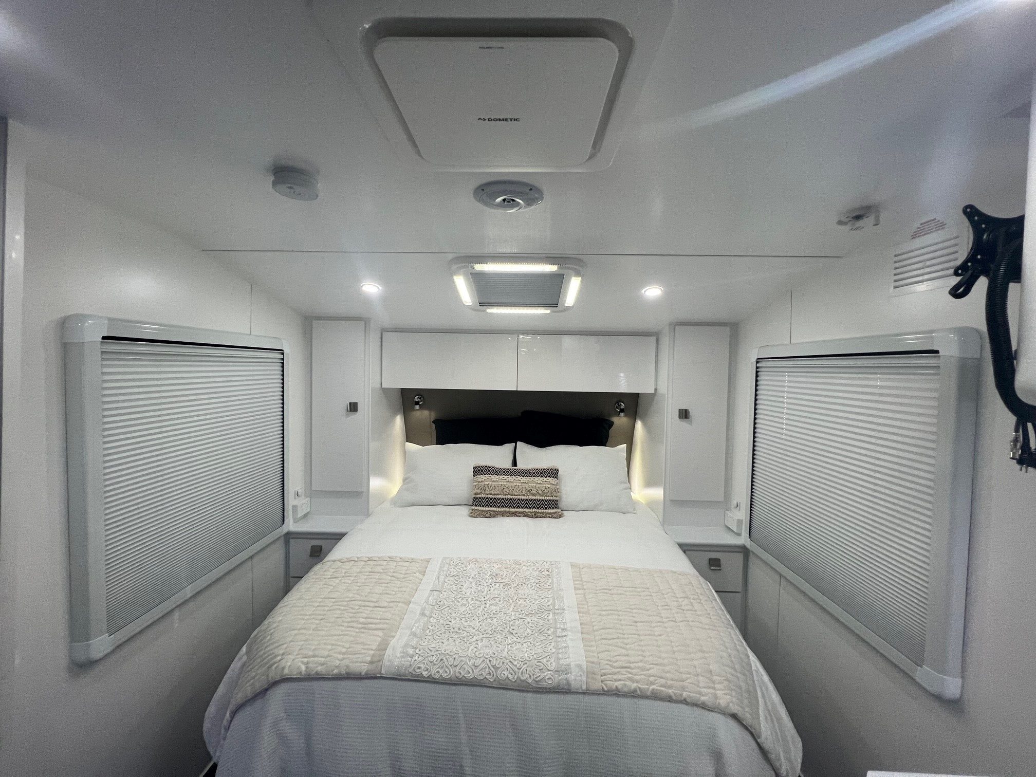 2023 New Design Caravan Avalon 20ft Off-Road With Flat Floor Caravan