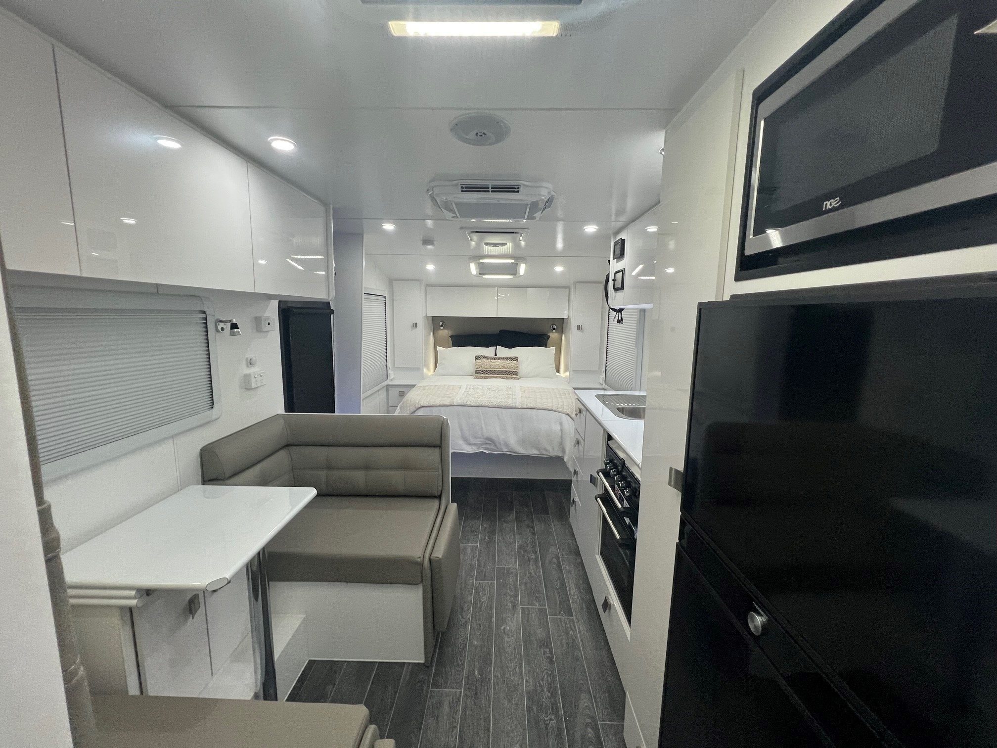 2023 New Design Caravan Avalon 20ft Off-Road With Flat Floor Caravan