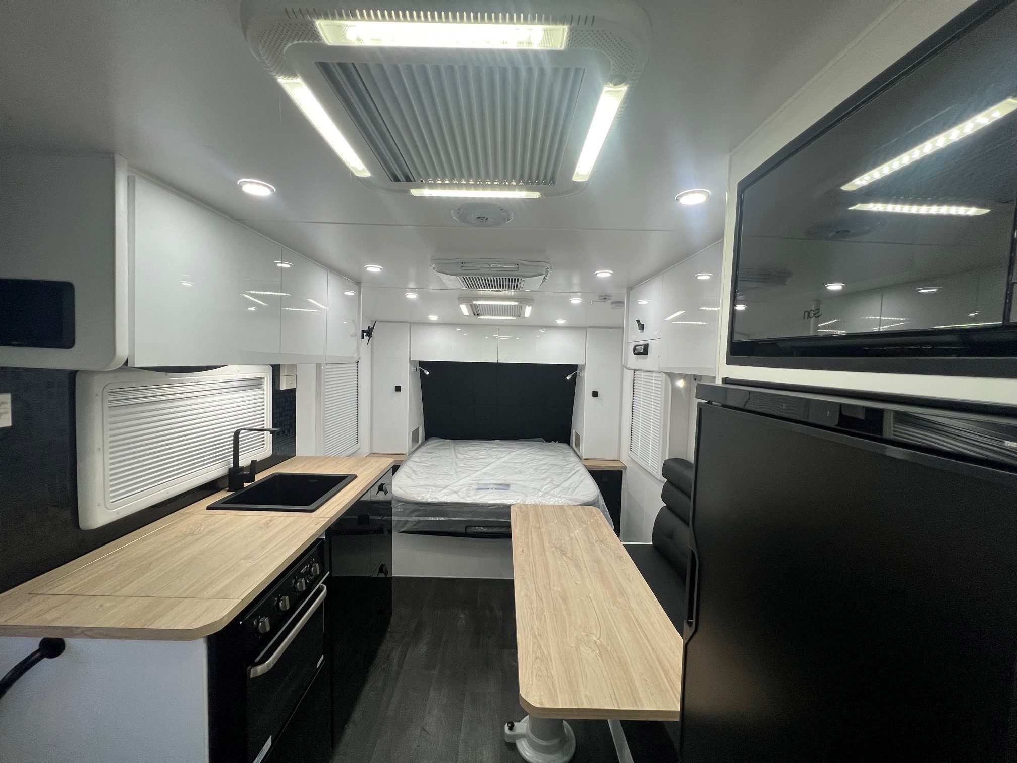 2025 Sunrise Wild Warrior 17ft Offroad Caravan