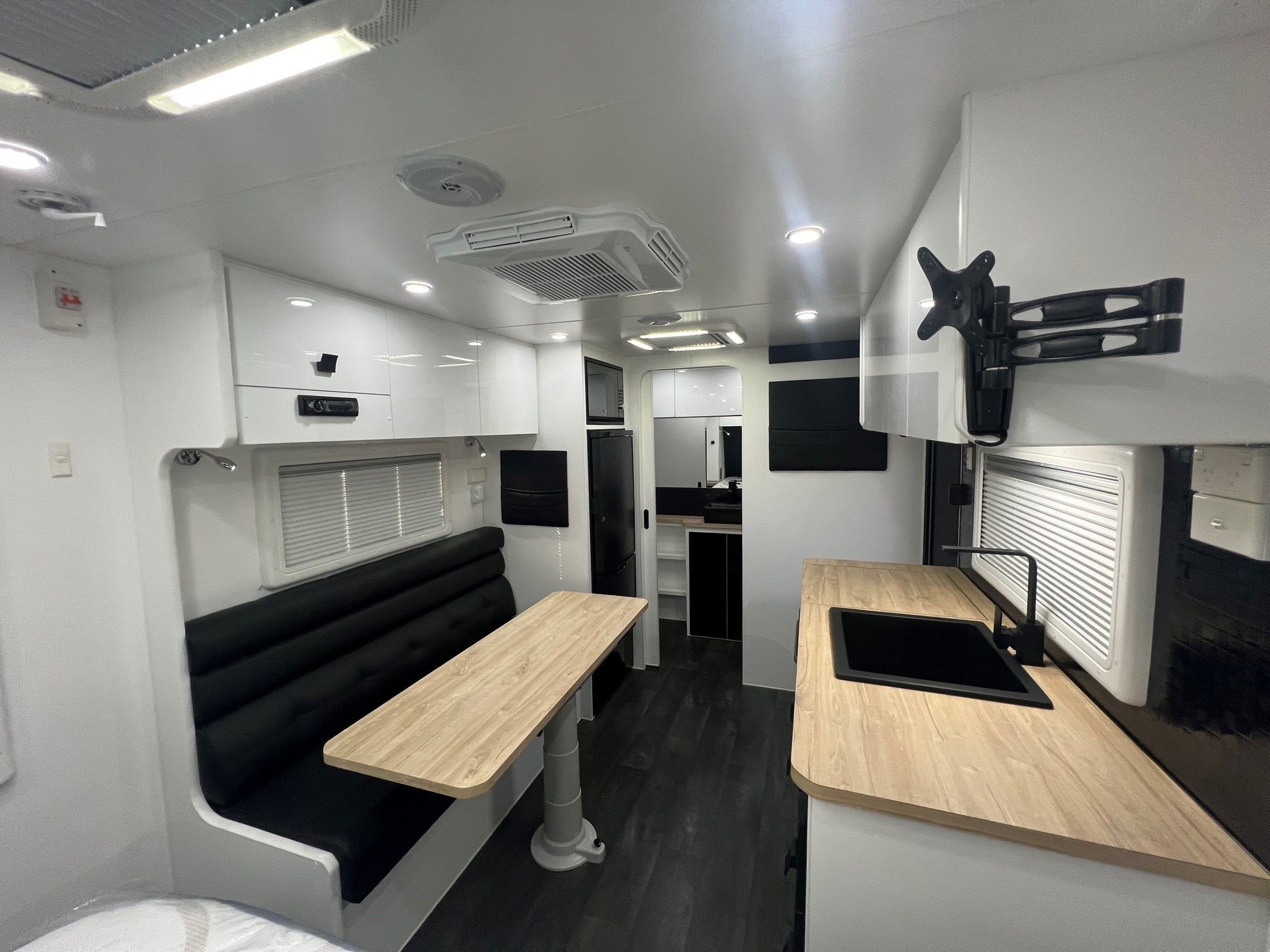 2025 Sunrise Wild Warrior 17ft Offroad Caravan