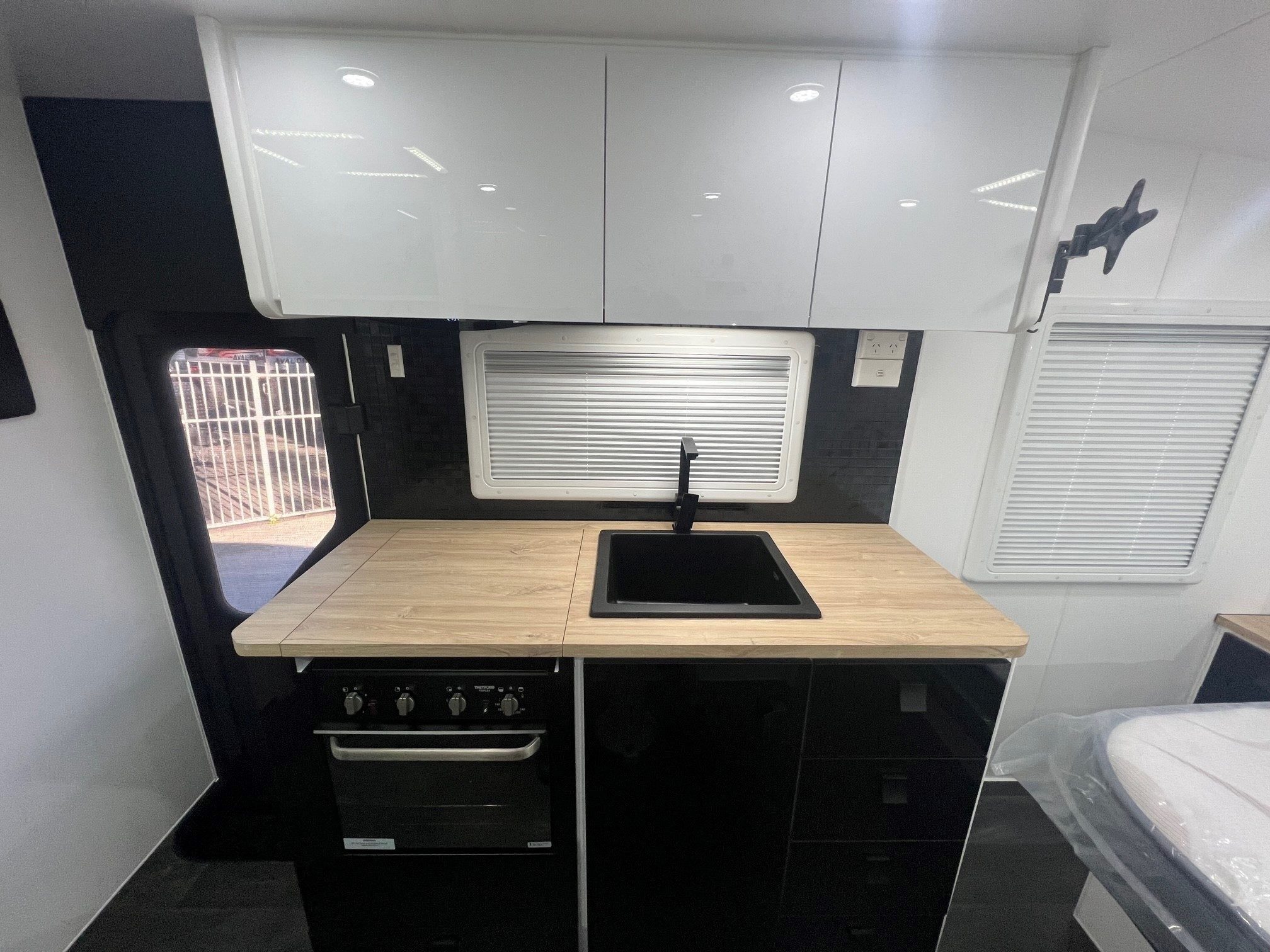 2025 Sunrise Wild Warrior 17ft Offroad Caravan