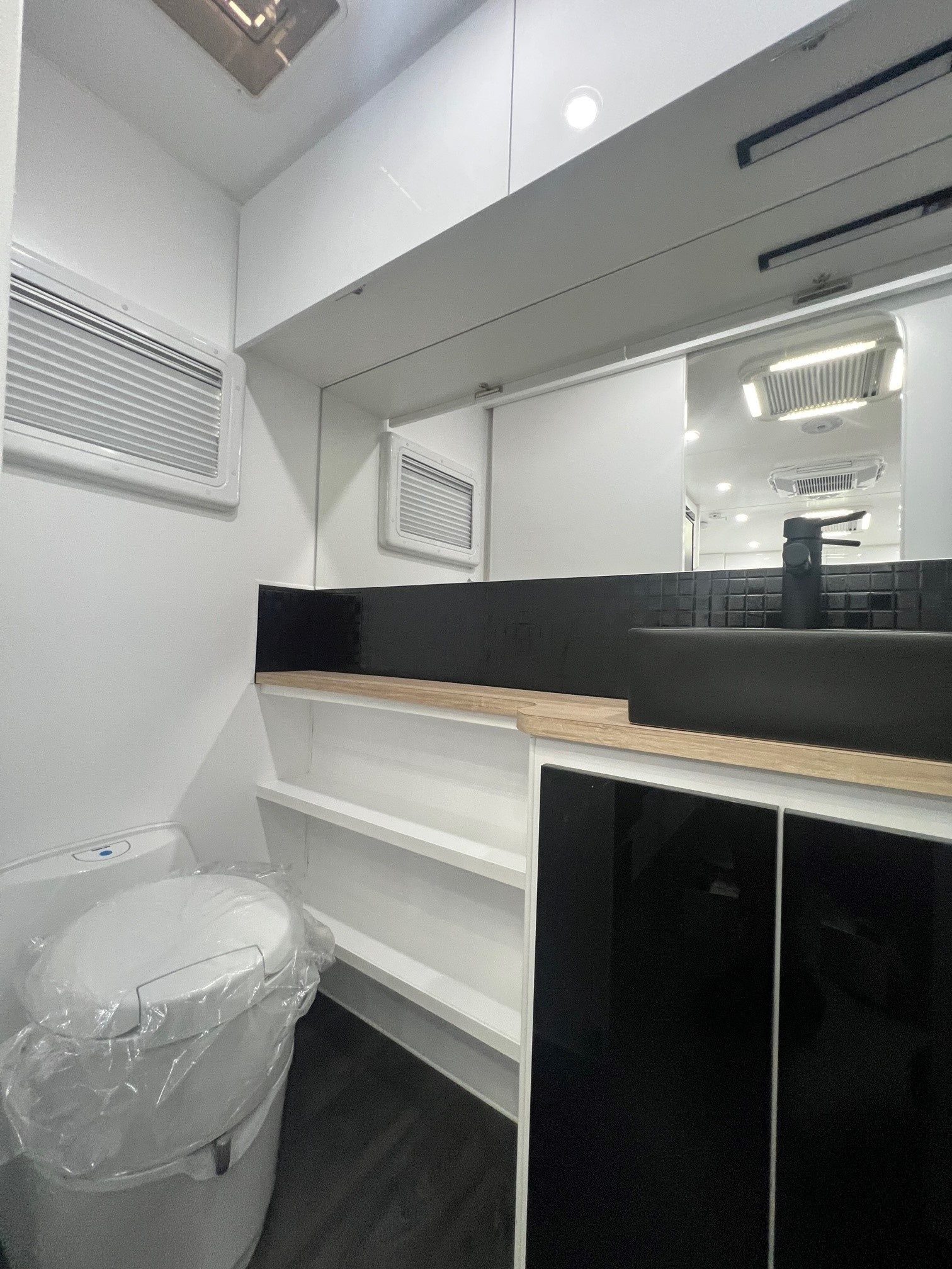 2025 Sunrise Wild Warrior 17ft Offroad Caravan