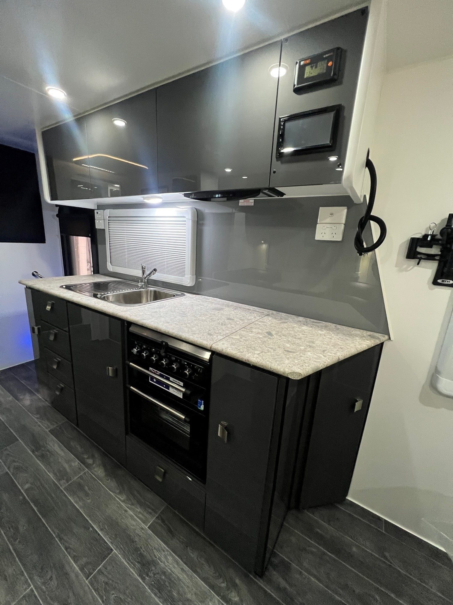 2022 New Design Caravan 21ft Westbourne