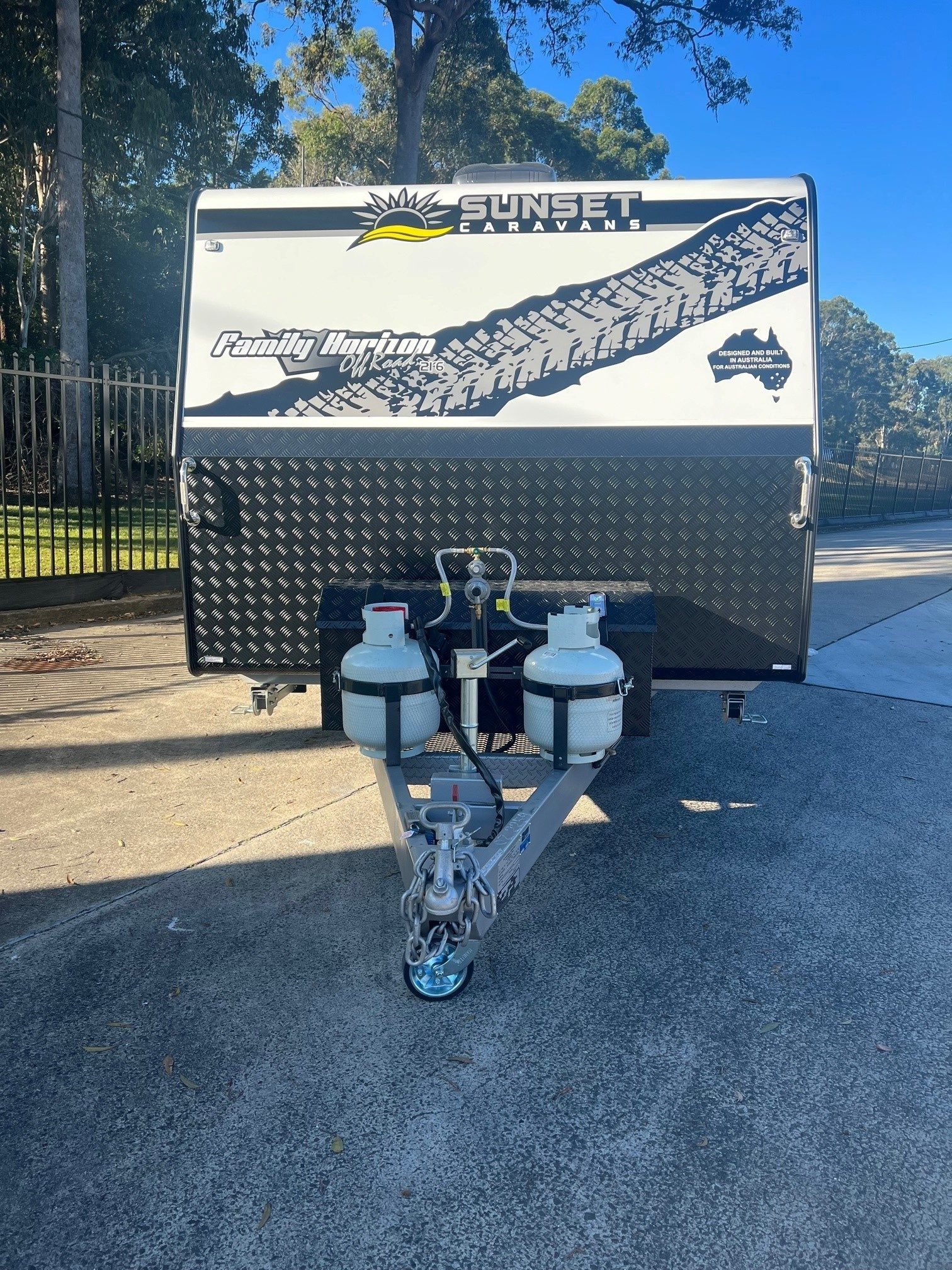 2022 Sunset Family Horizon 21ft6 Double Bunk Van