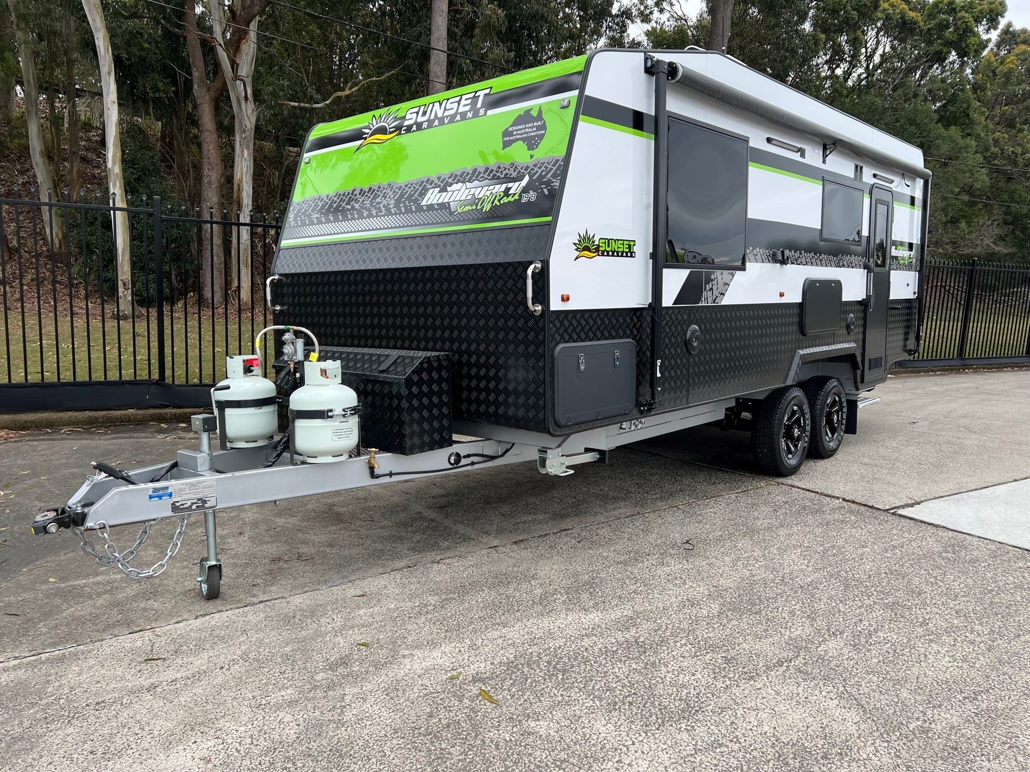 2022 Sunset Boulevard Semi Off-Road 19ft8