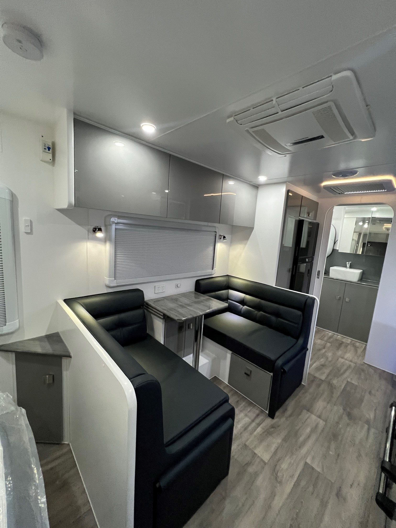 2022 Sunset Boulevard Semi Off-Road 19ft8